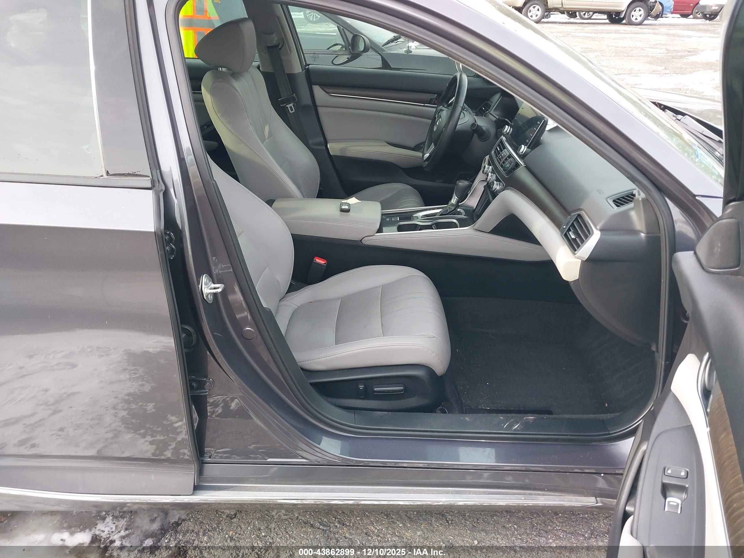 HONDA ACCORD image 5