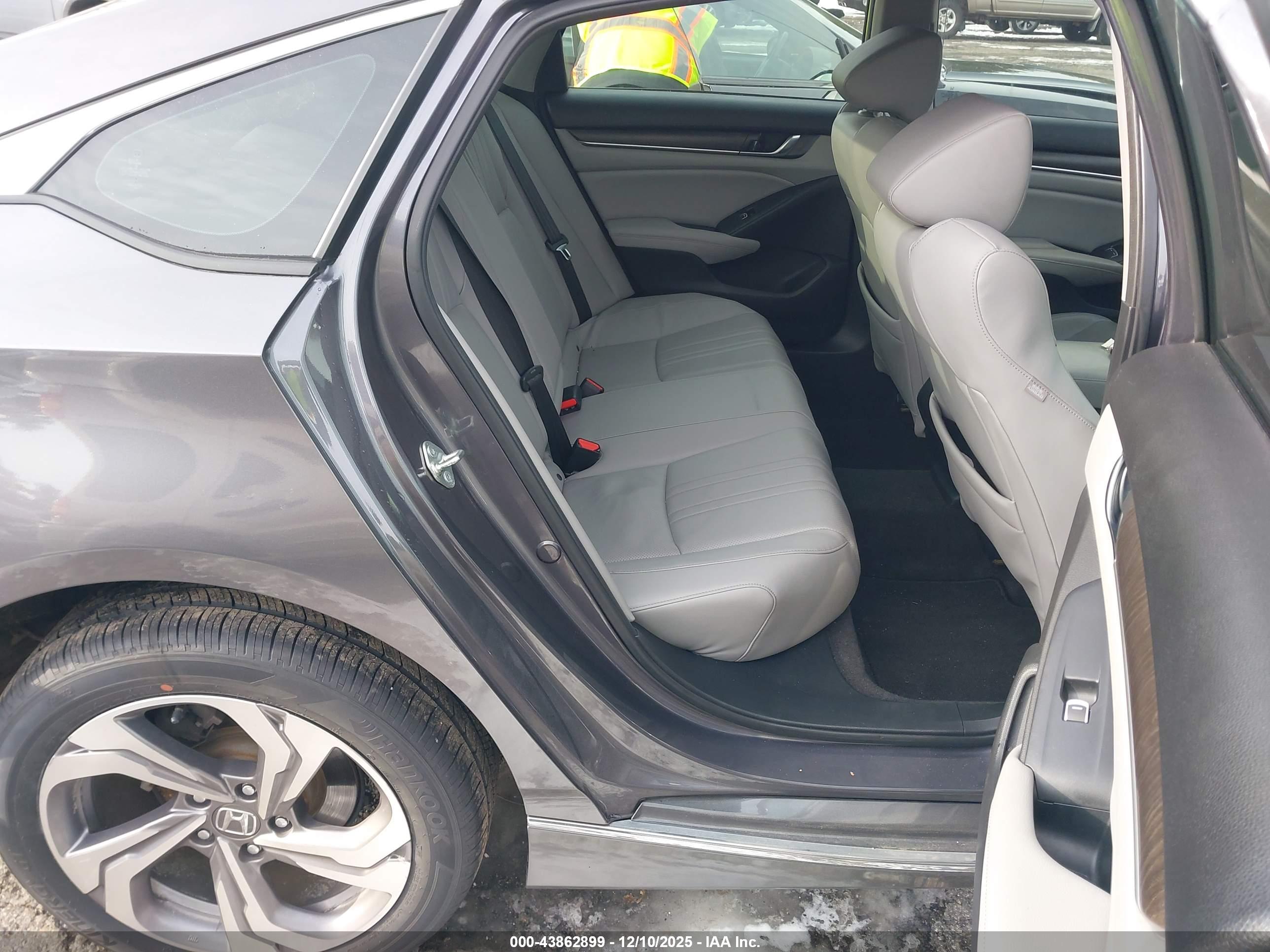 HONDA ACCORD image 8
