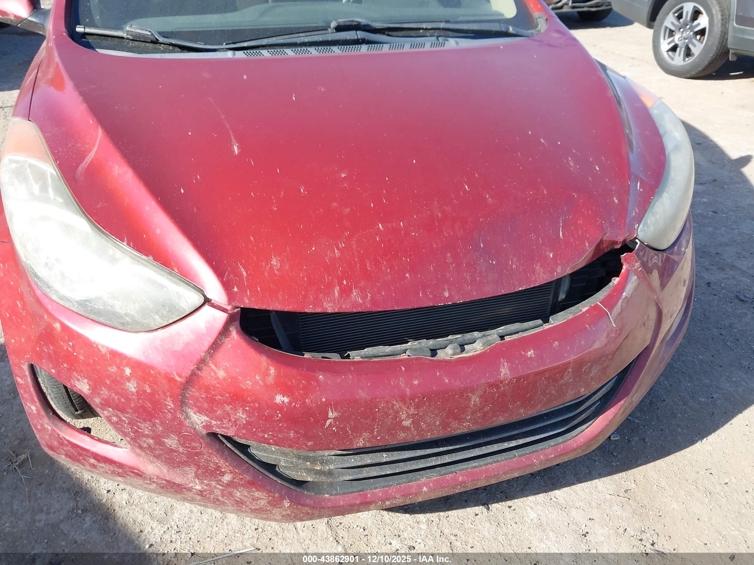 HYUNDAI ELANTRA image 6