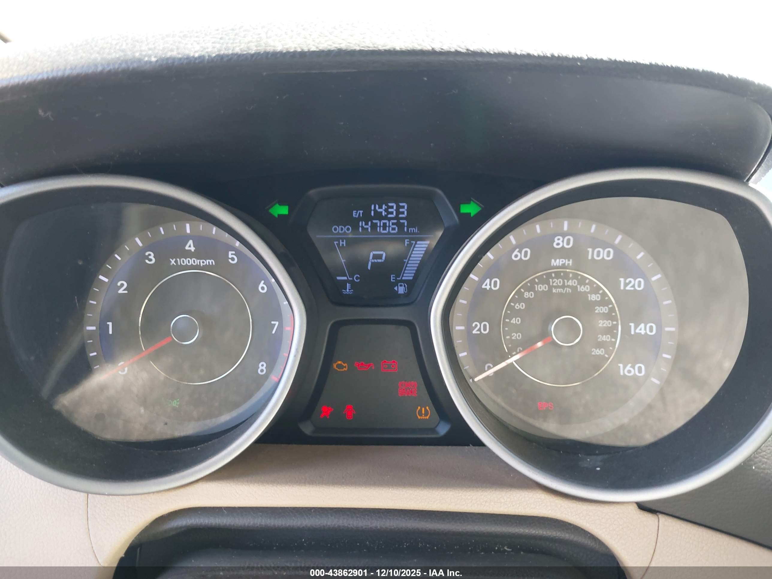 HYUNDAI ELANTRA image 7