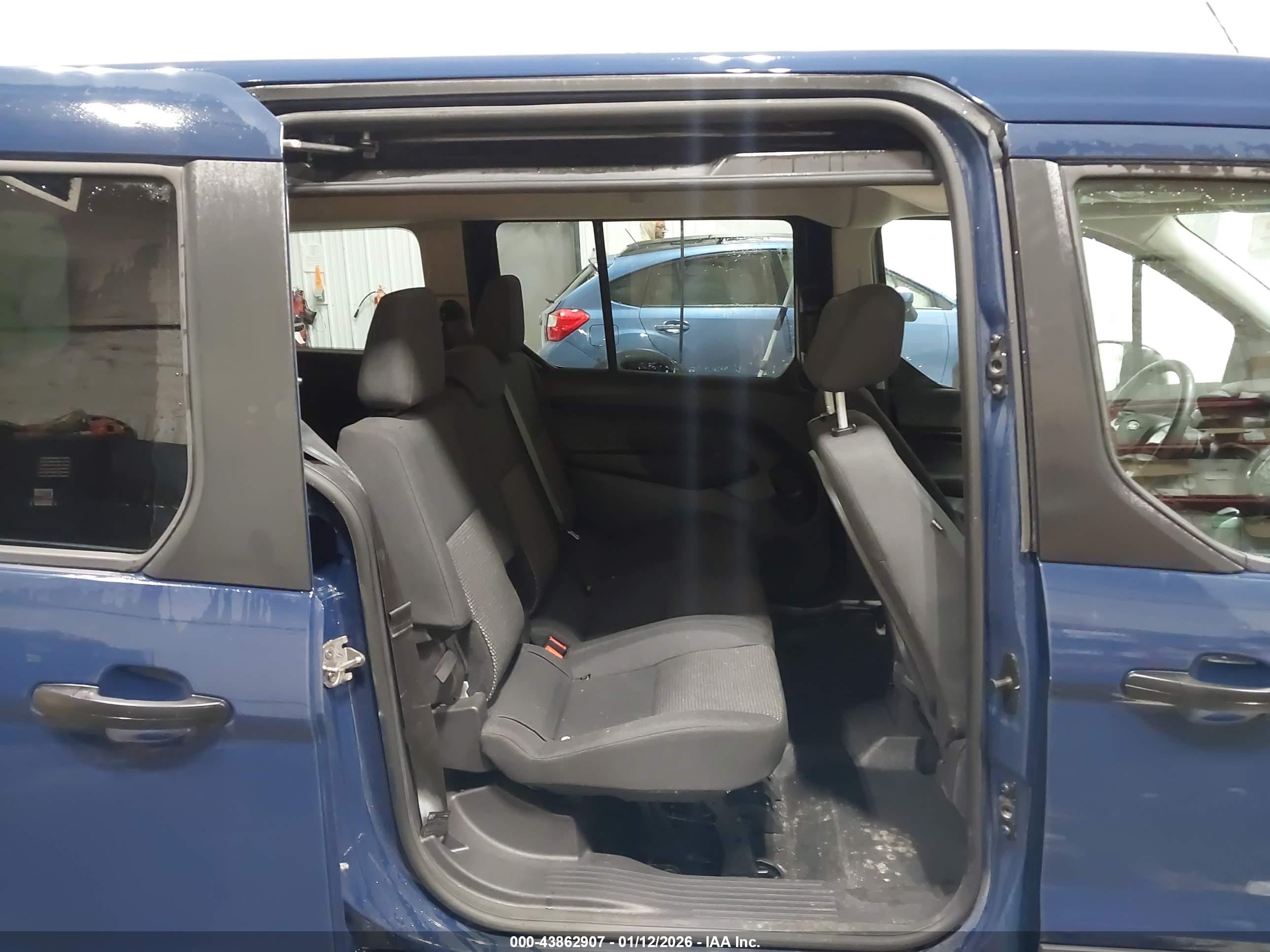 FORD TRANSIT image 8