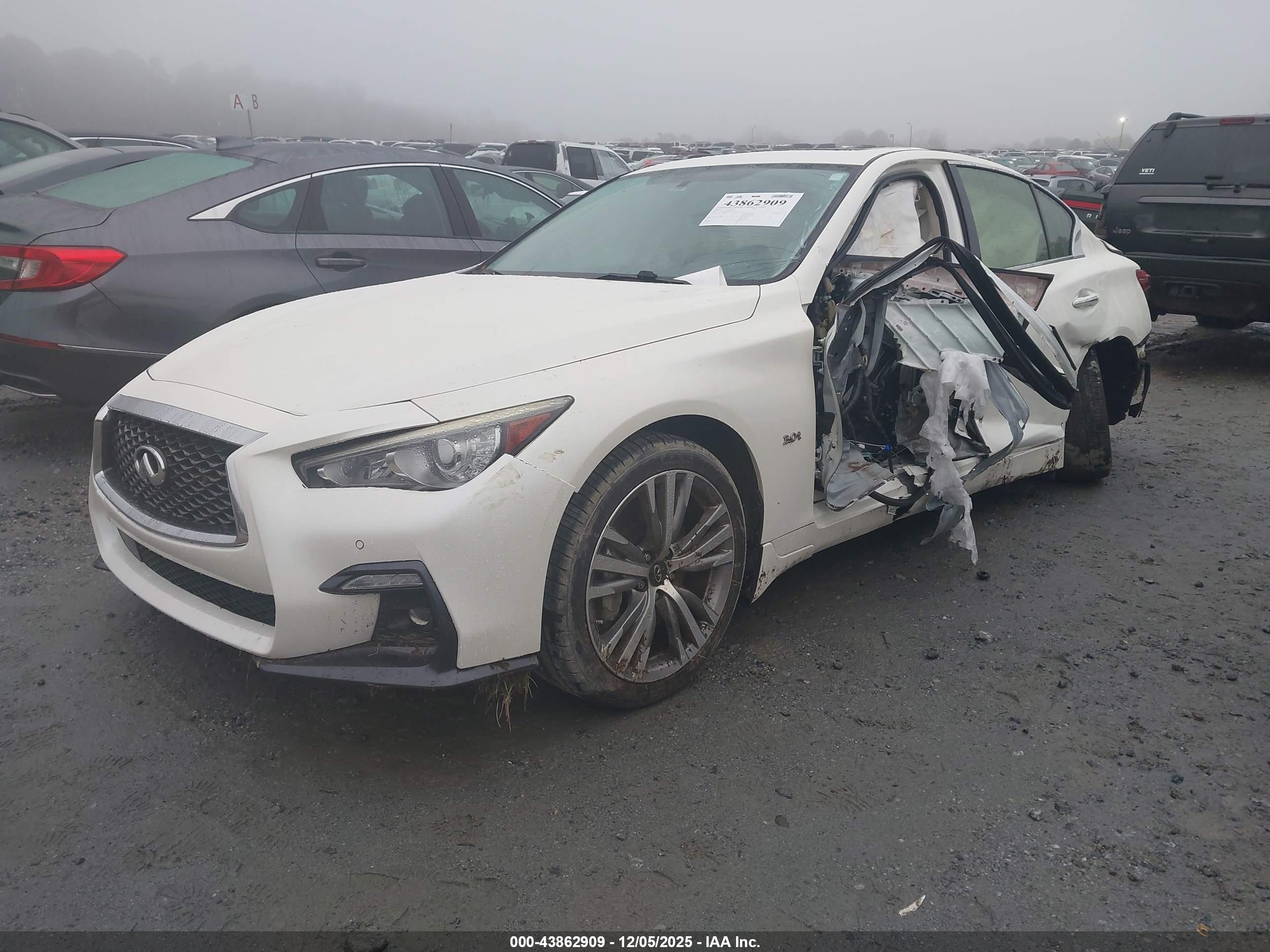 INFINITI Q50 image 2