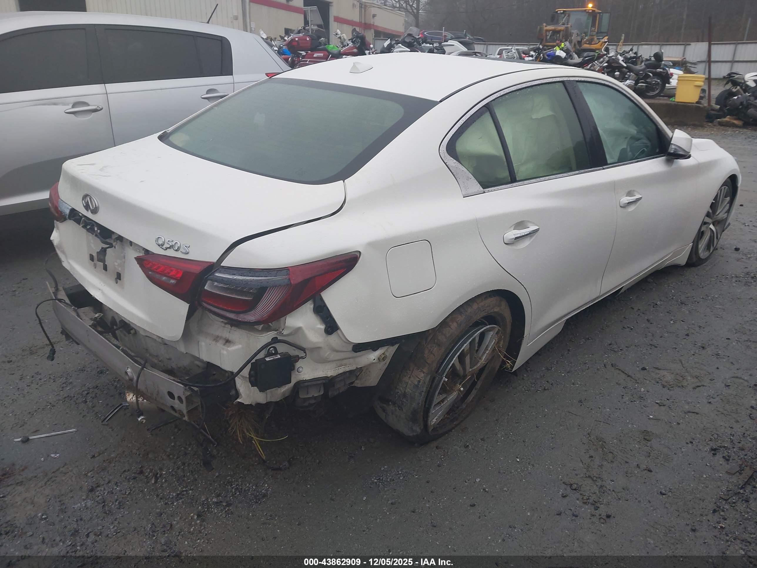 INFINITI Q50 image 4