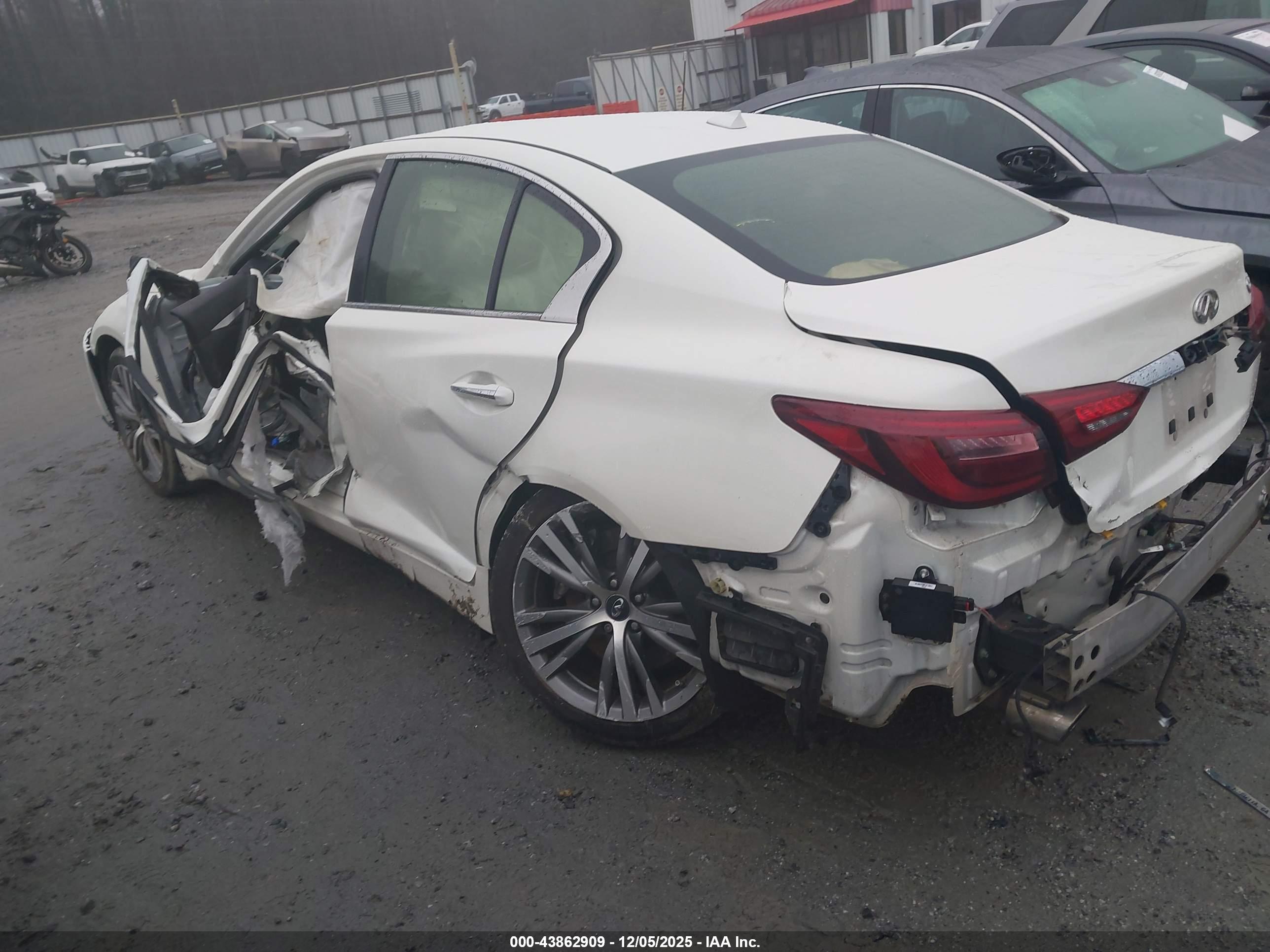 INFINITI Q50 image 6