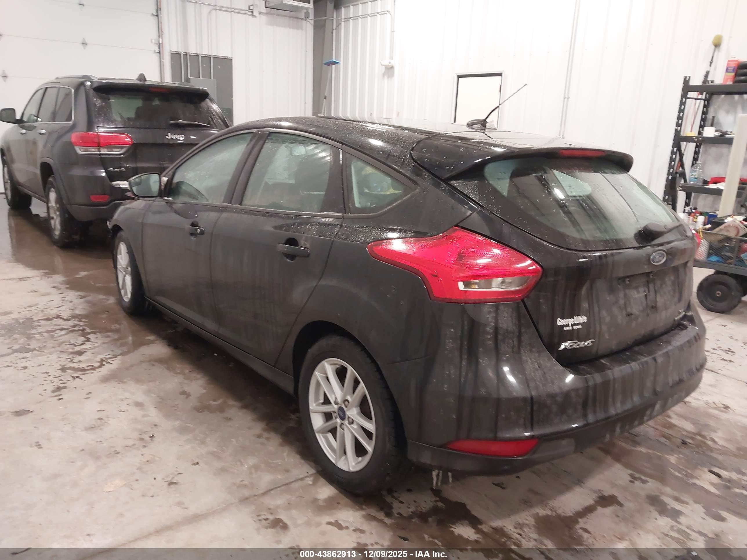 FORD FOCUS image 3