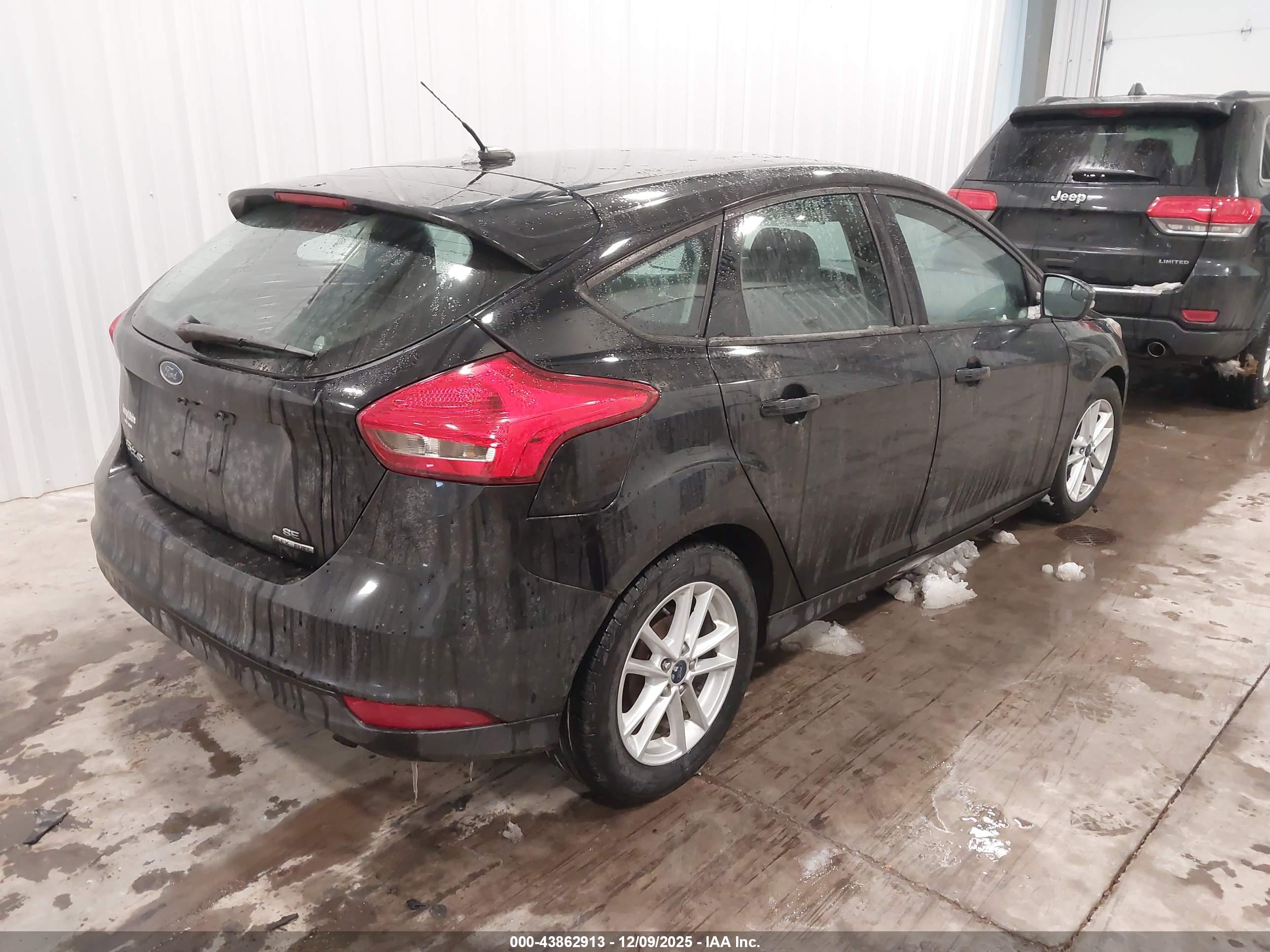 FORD FOCUS image 4