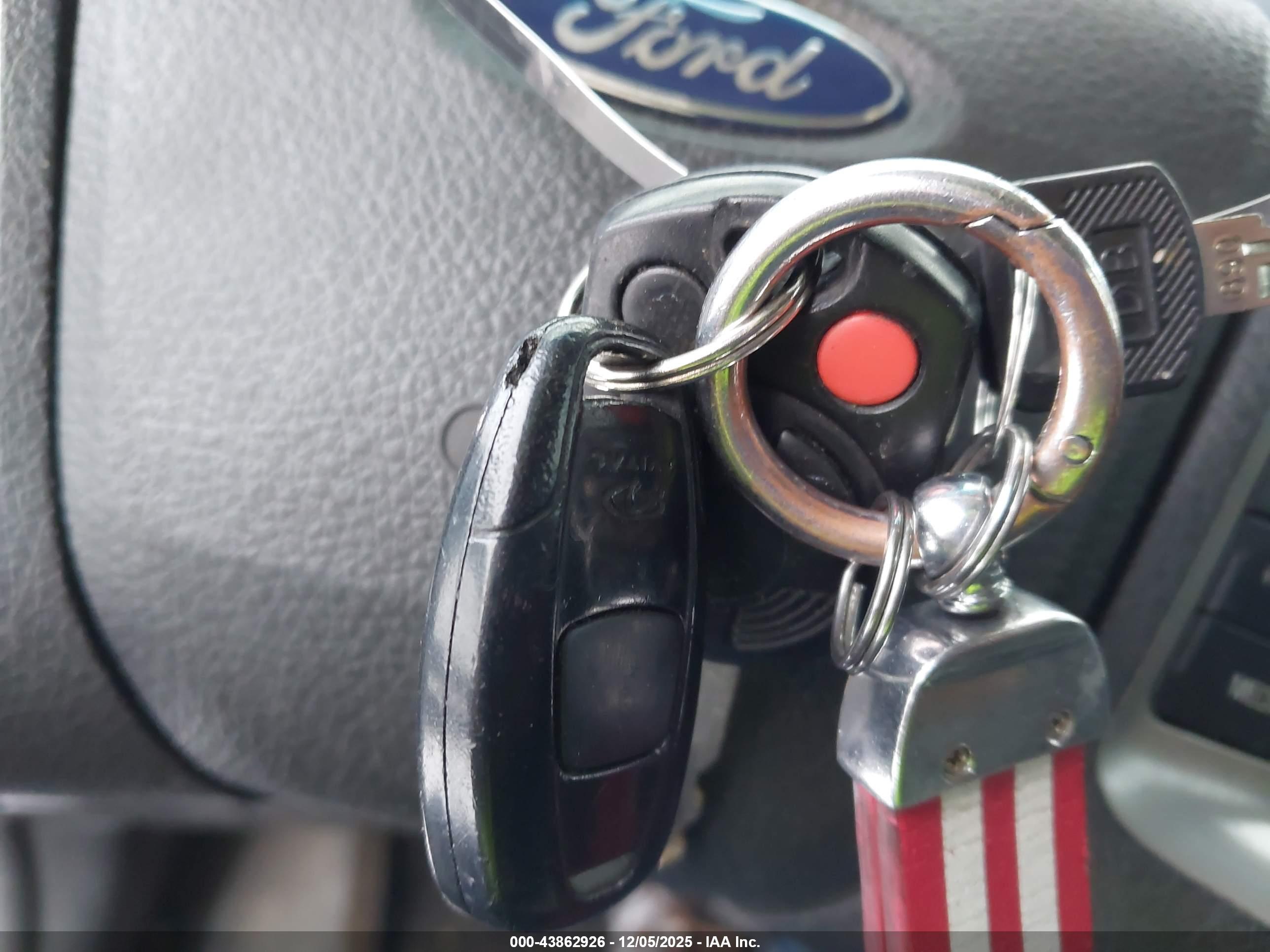FORD FUSION image 11