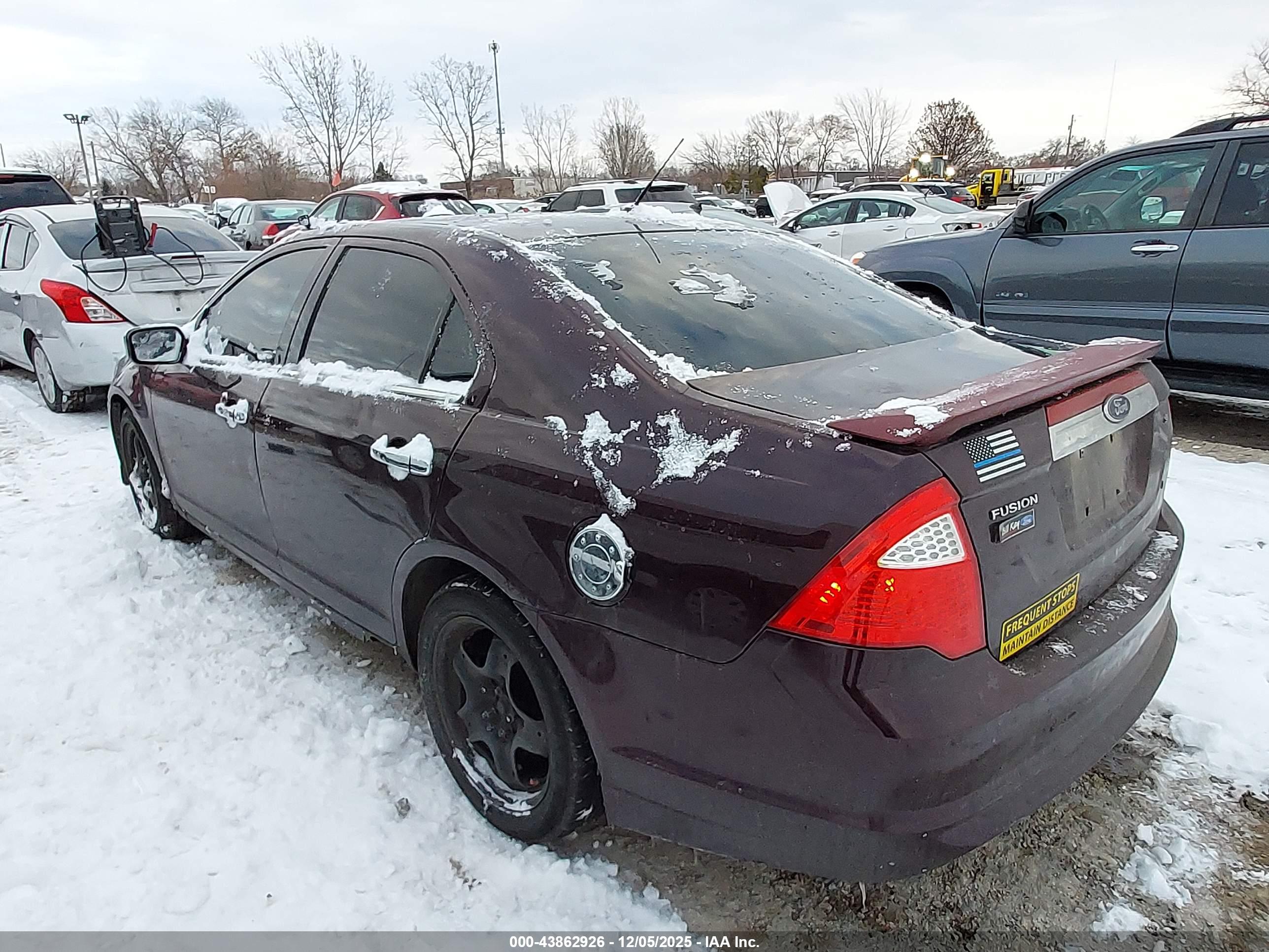 FORD FUSION image 3