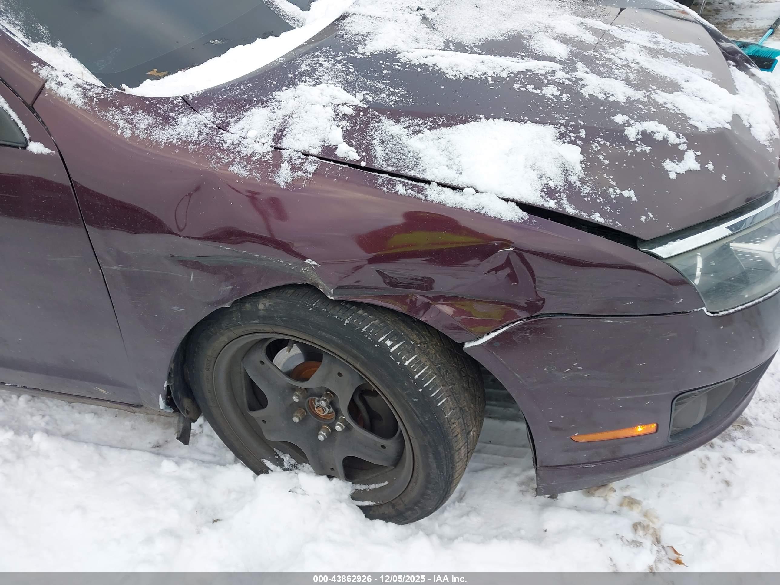FORD FUSION image 6