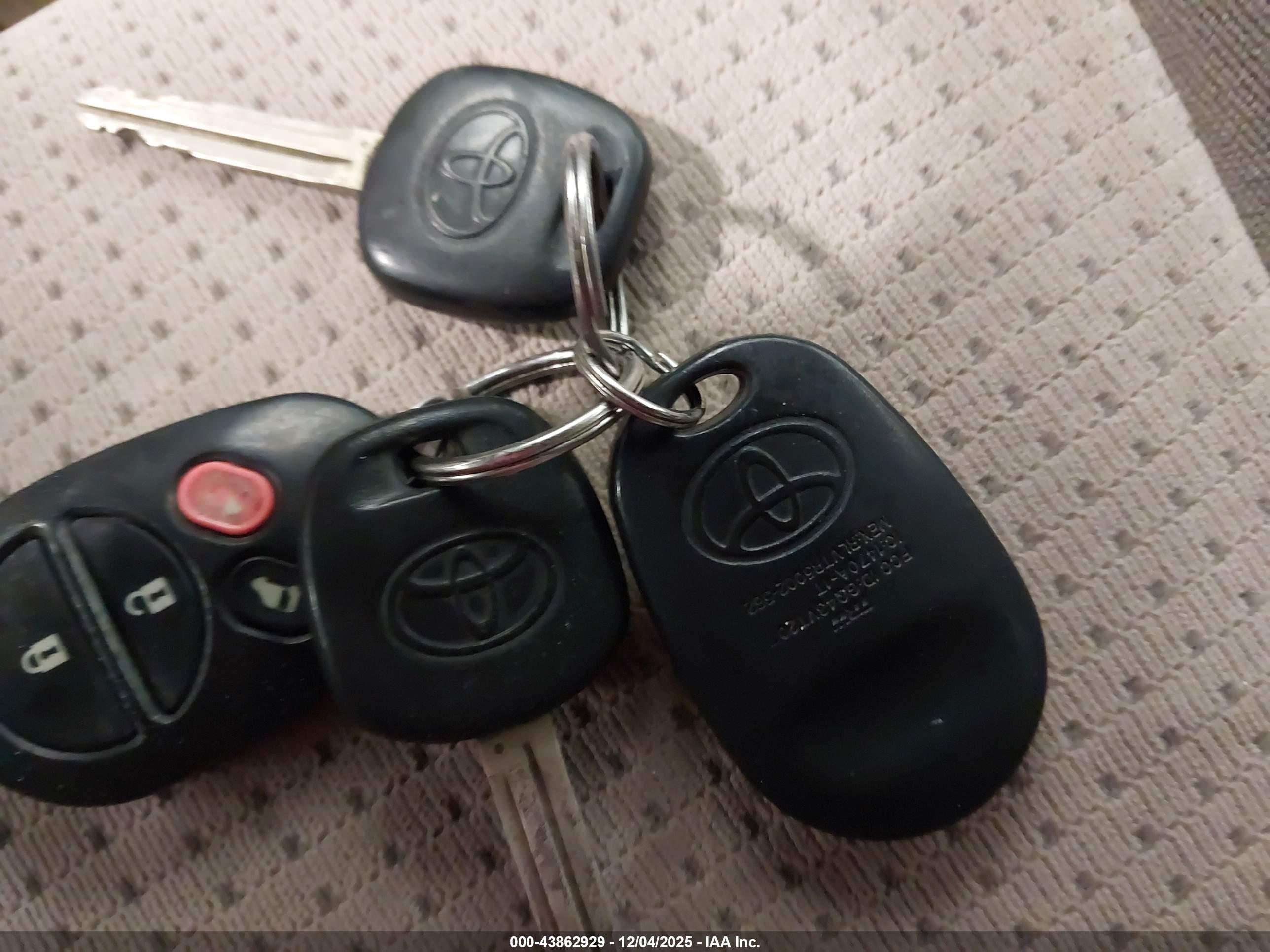 TOYOTA SIENNA image 11