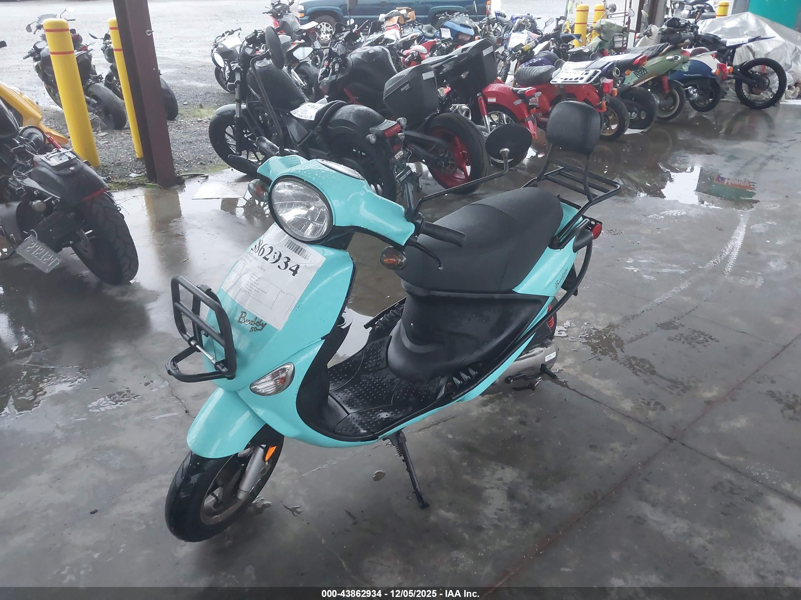 GENUINE SCOOTER image 2