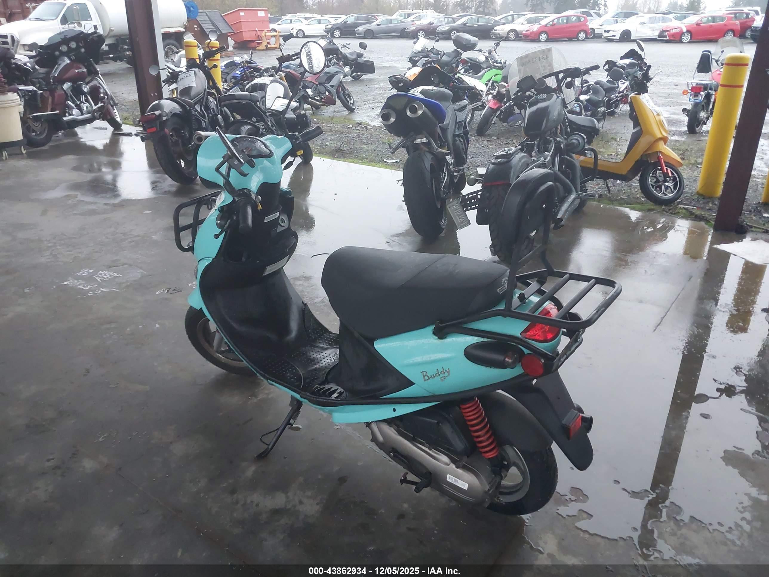 GENUINE SCOOTER image 3