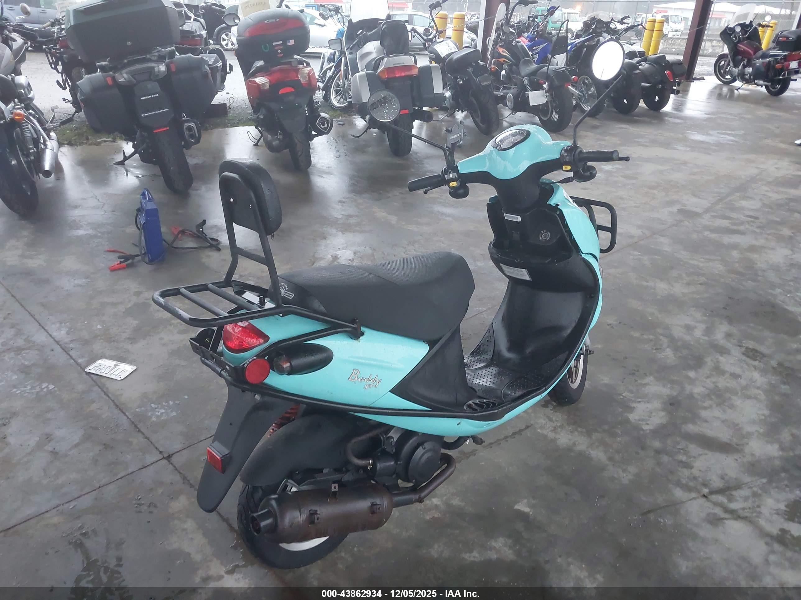 GENUINE SCOOTER image 4