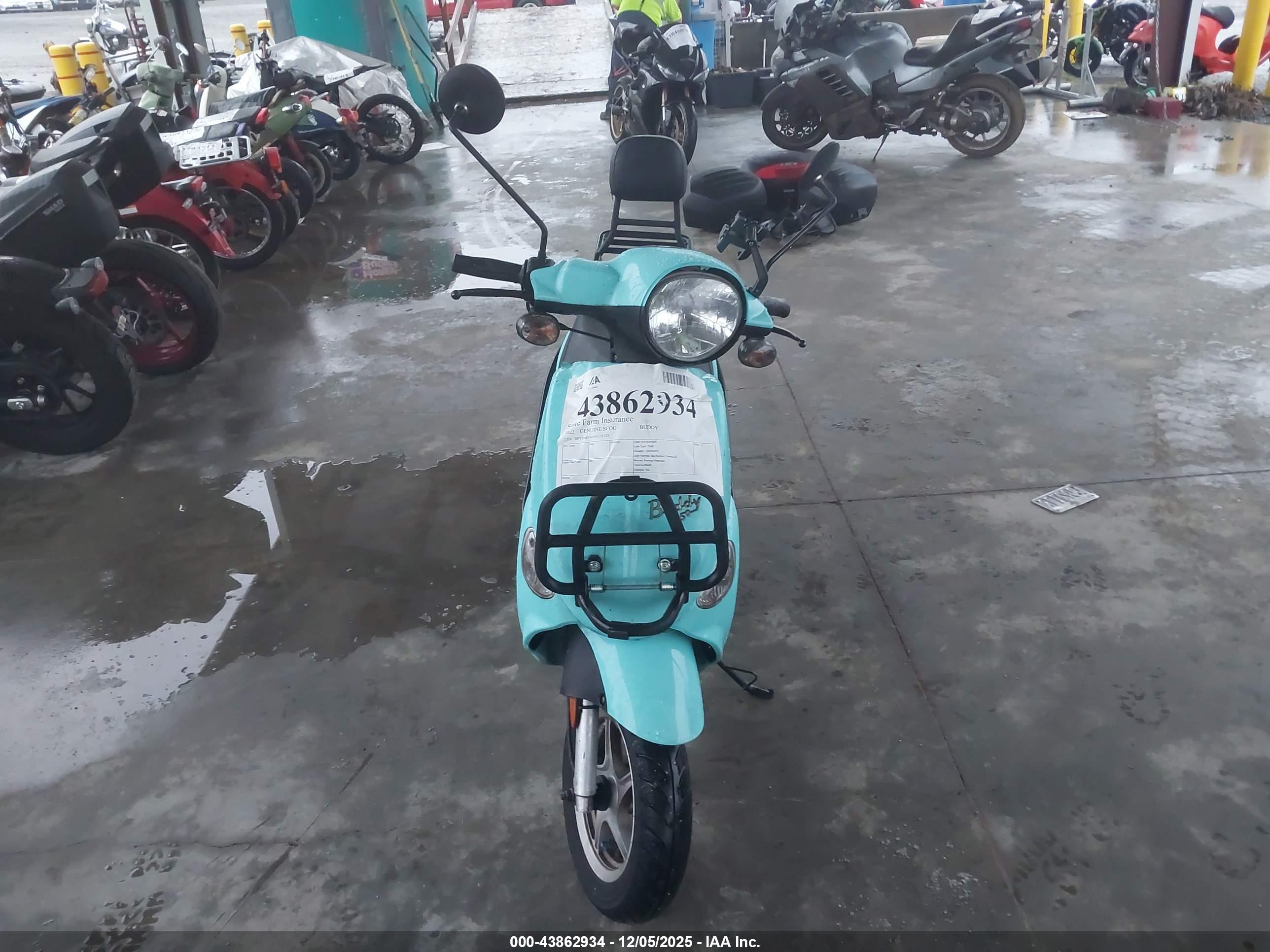 GENUINE SCOOTER image 5