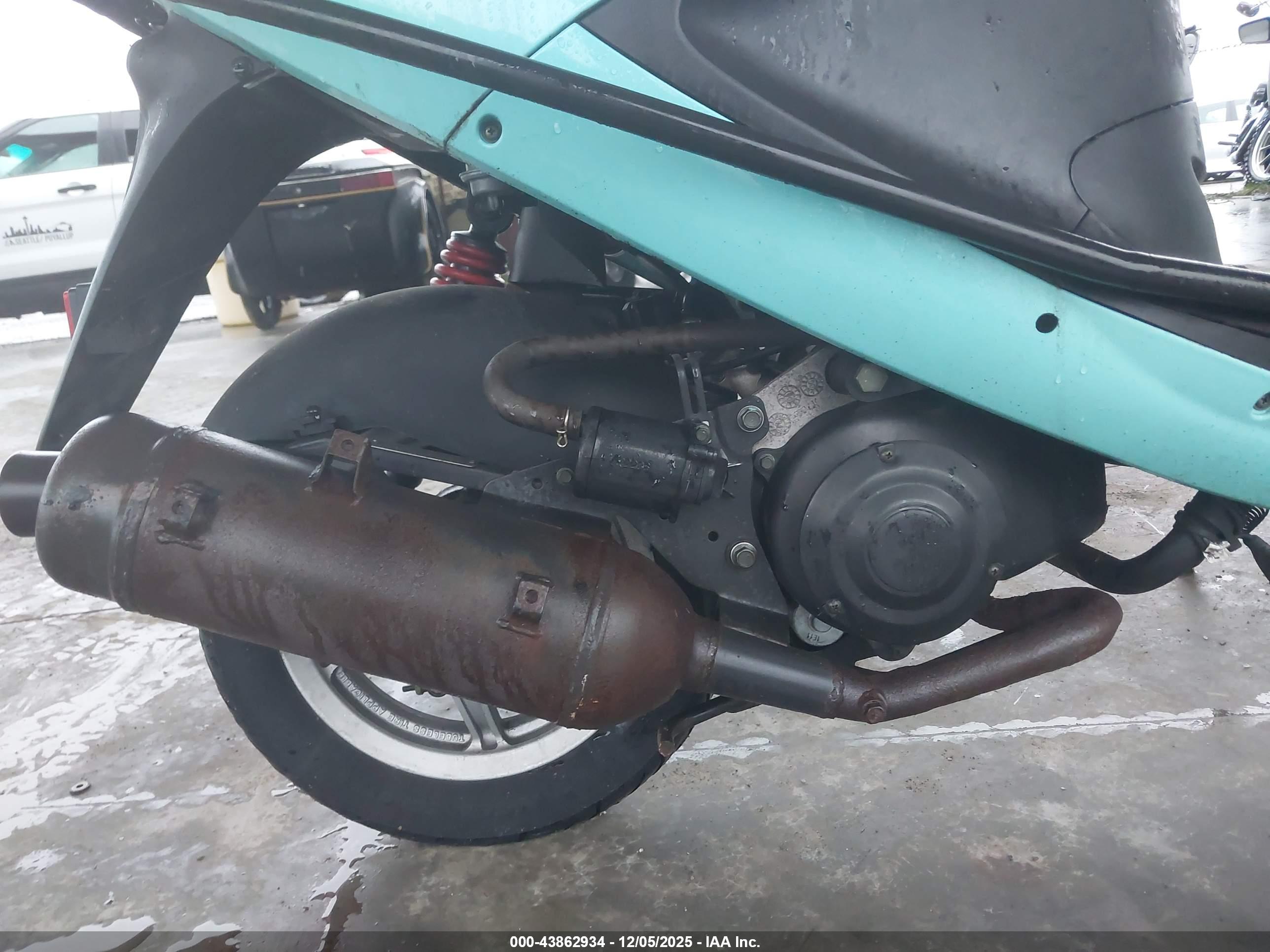 GENUINE SCOOTER image 8