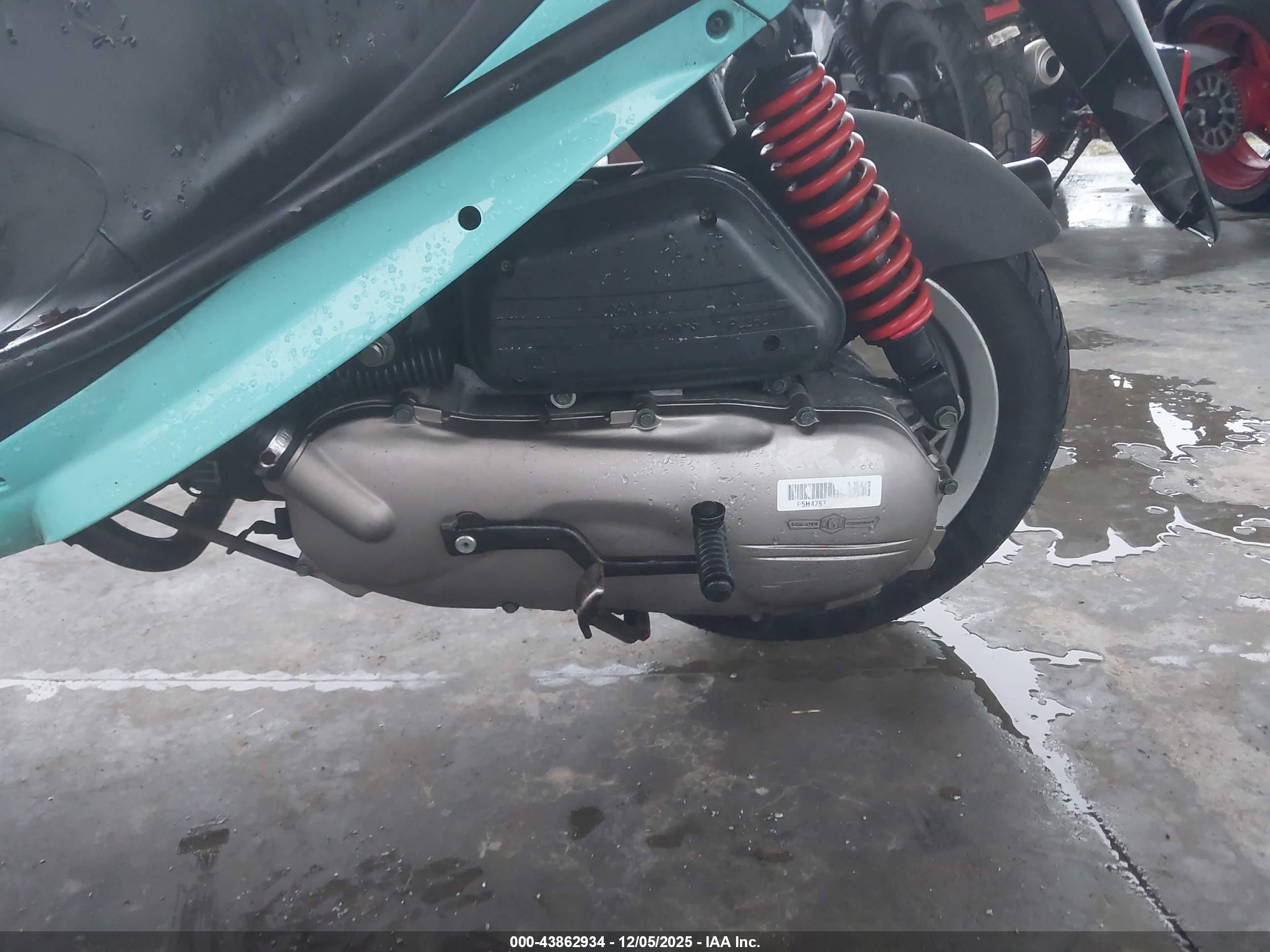 GENUINE SCOOTER image 9