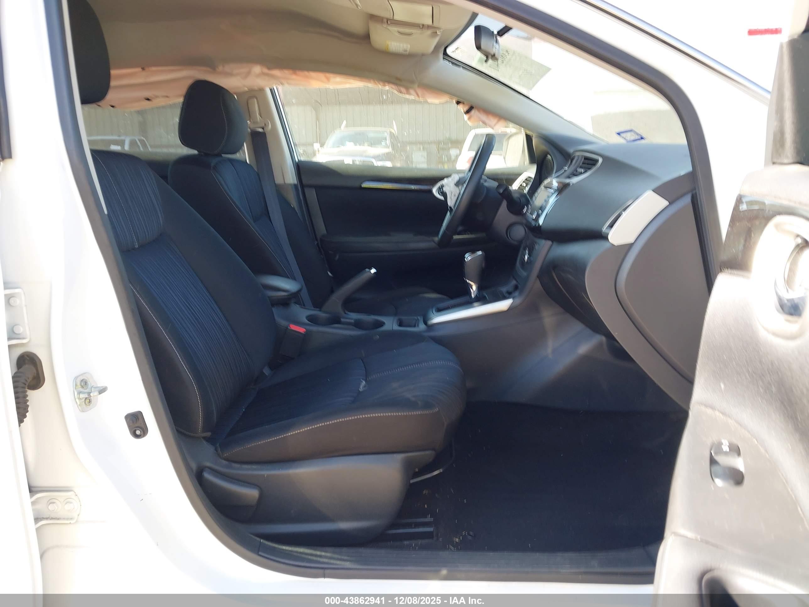 NISSAN SENTRA image 5