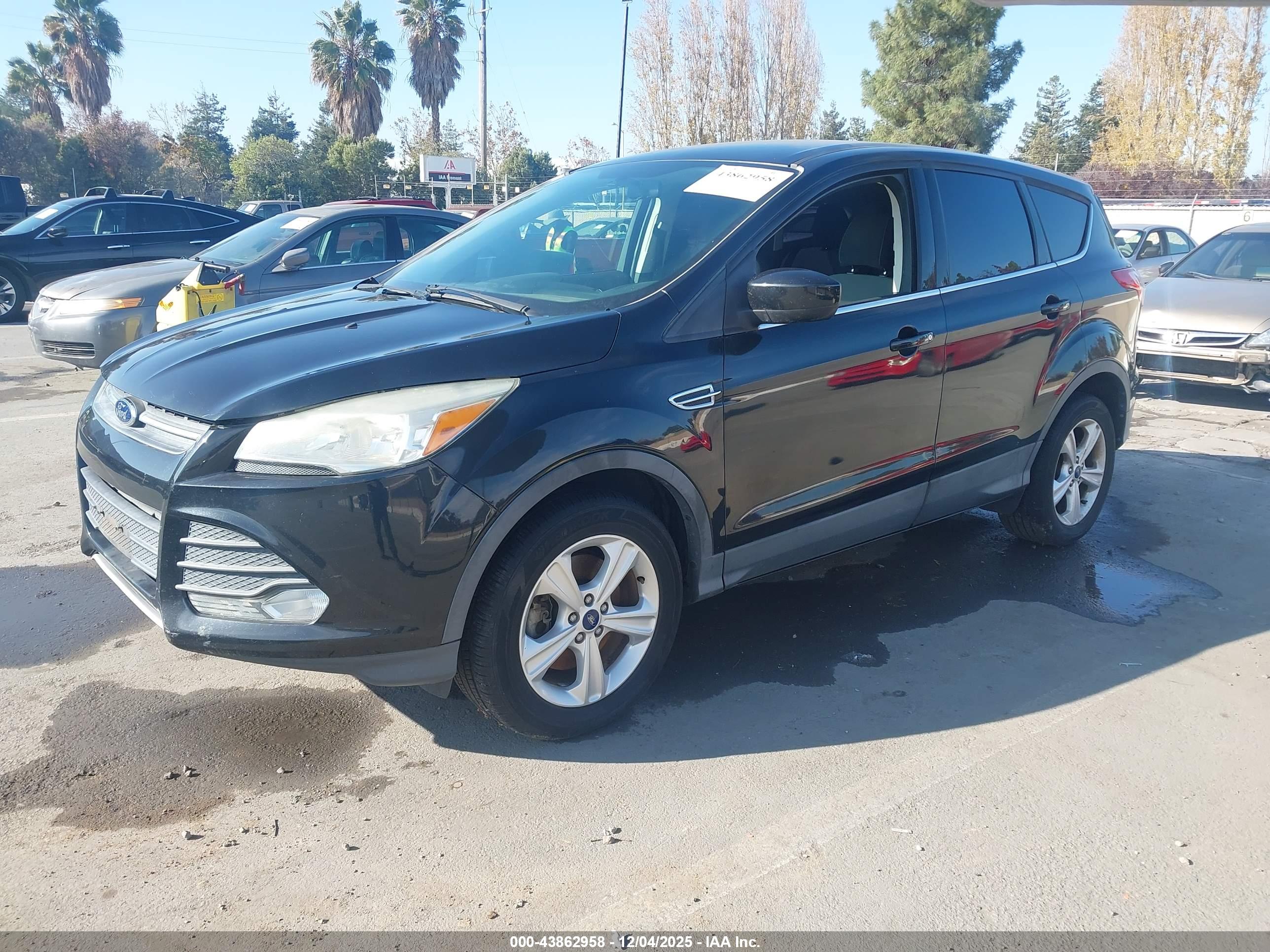 FORD ESCAPE image 2