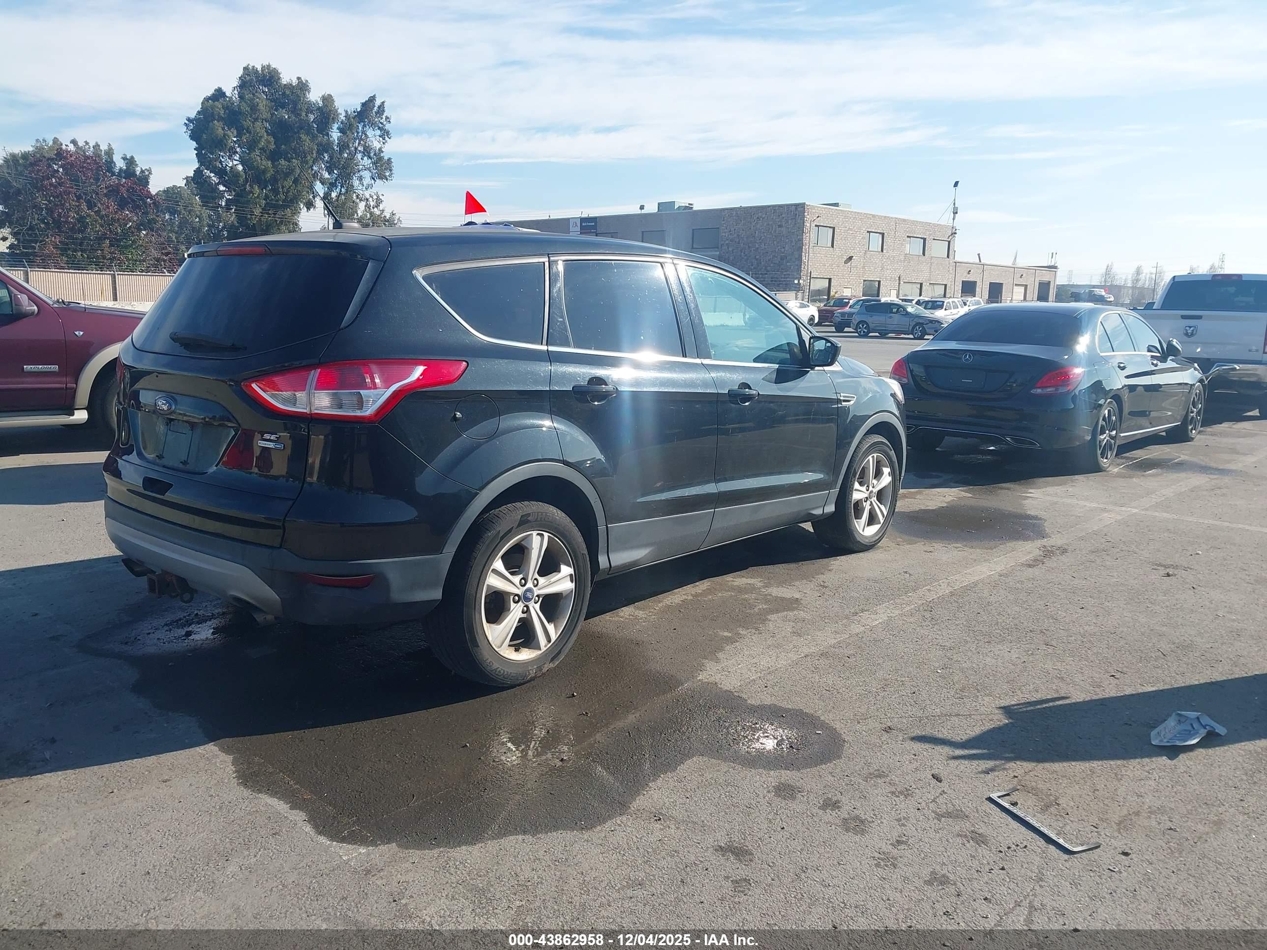 FORD ESCAPE image 4