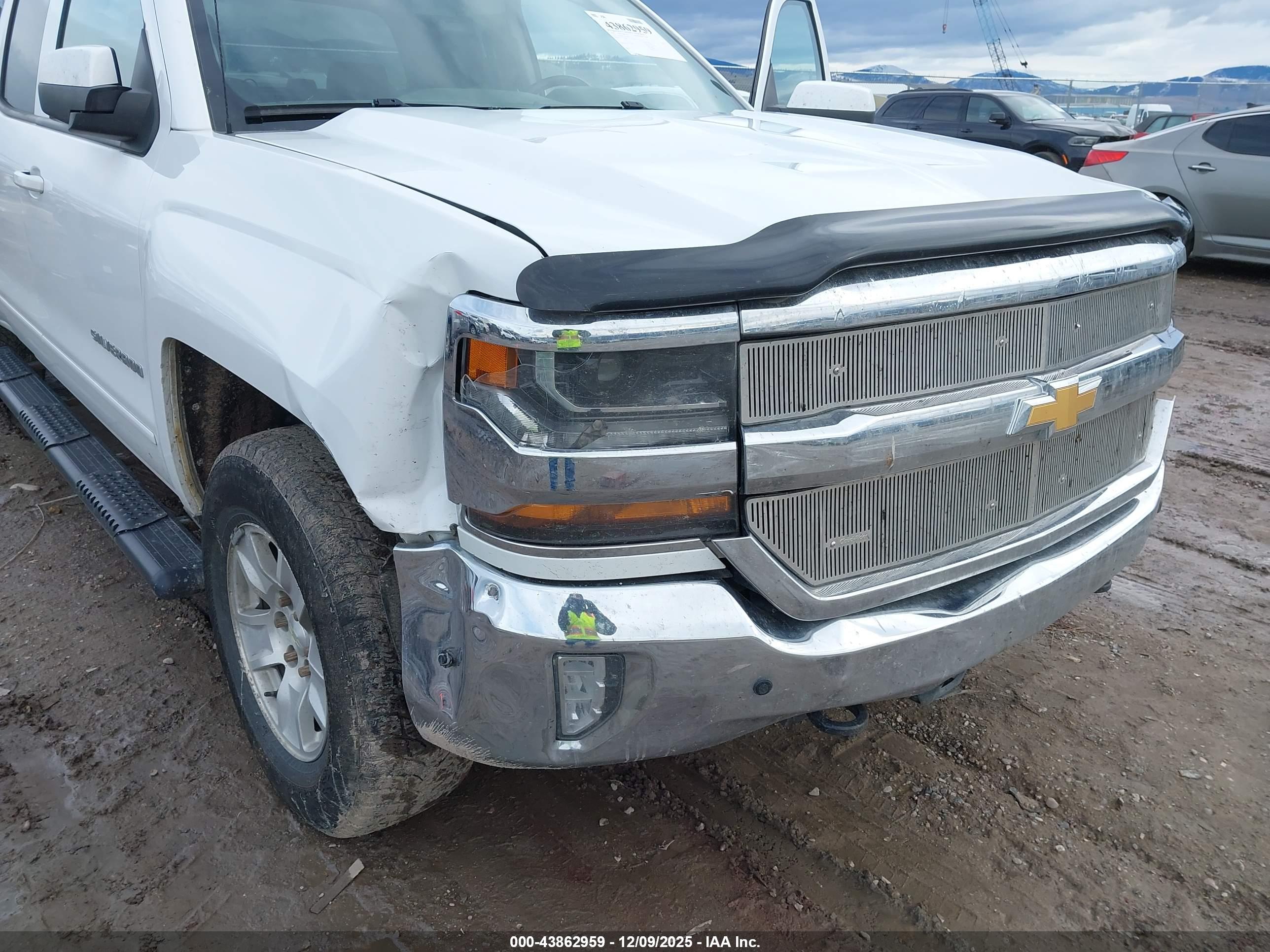 CHEVROLET SILVERADO image 6