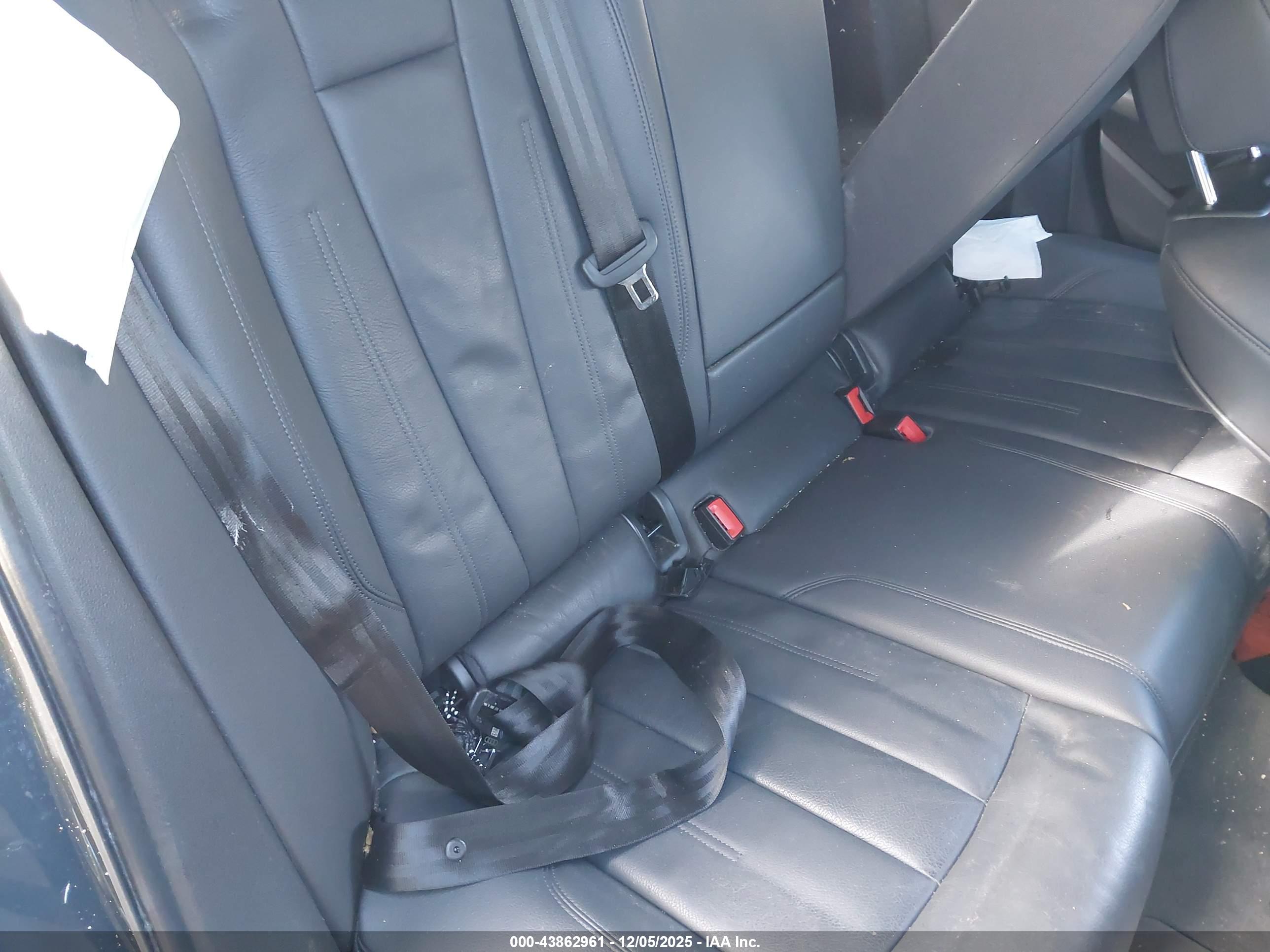 AUDI A4 image 8