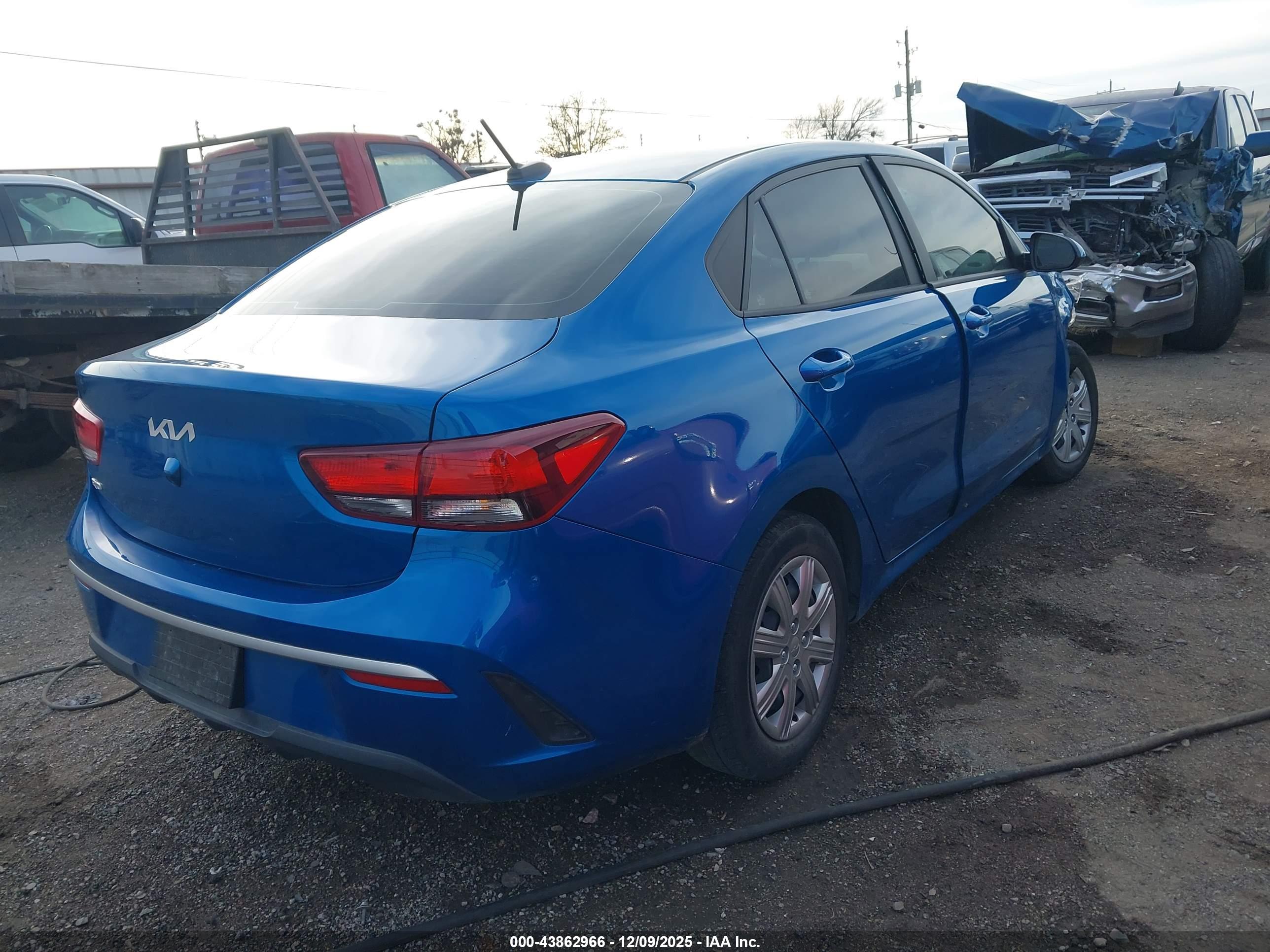 KIA RIO image 4