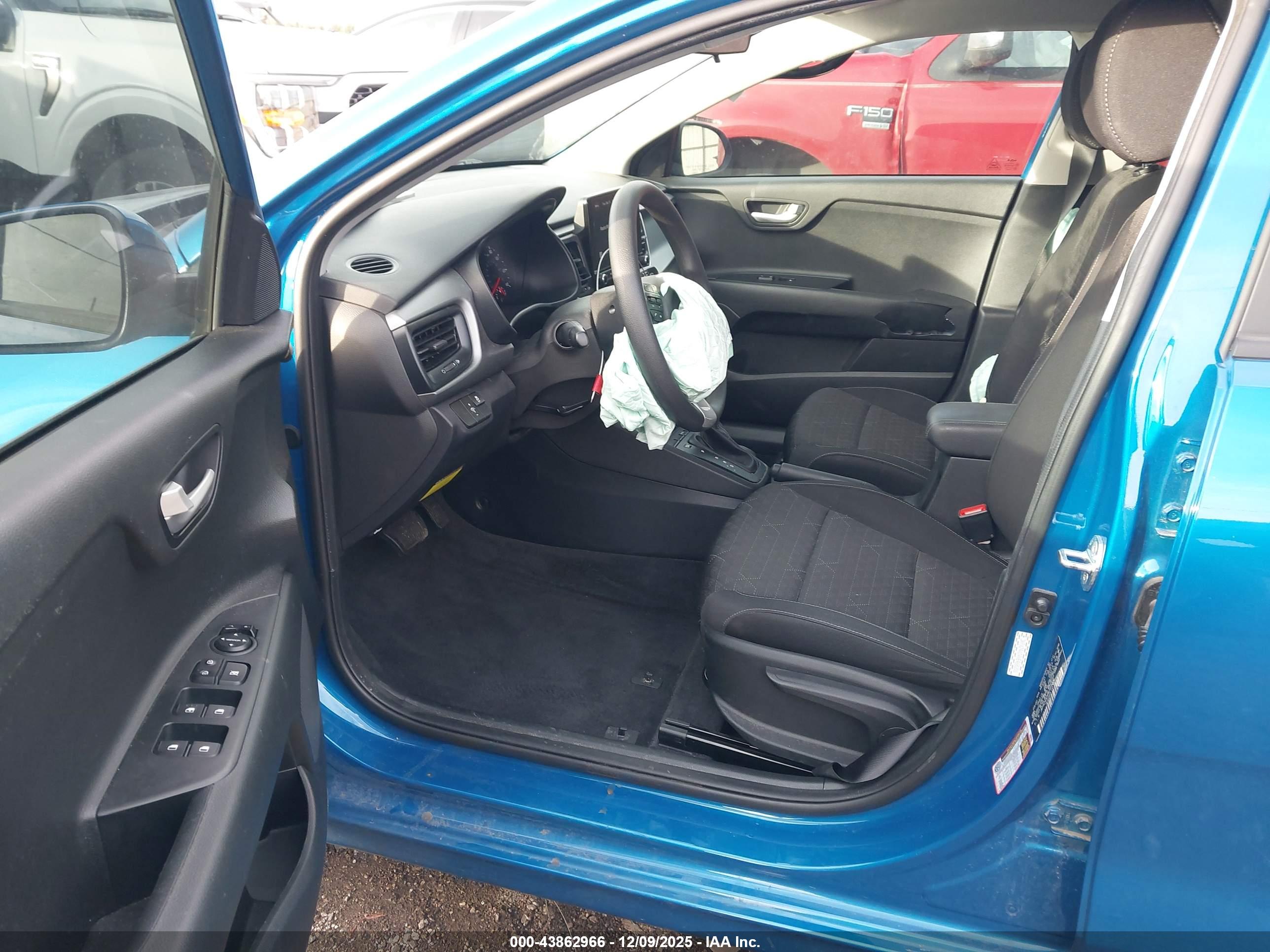 KIA RIO image 5