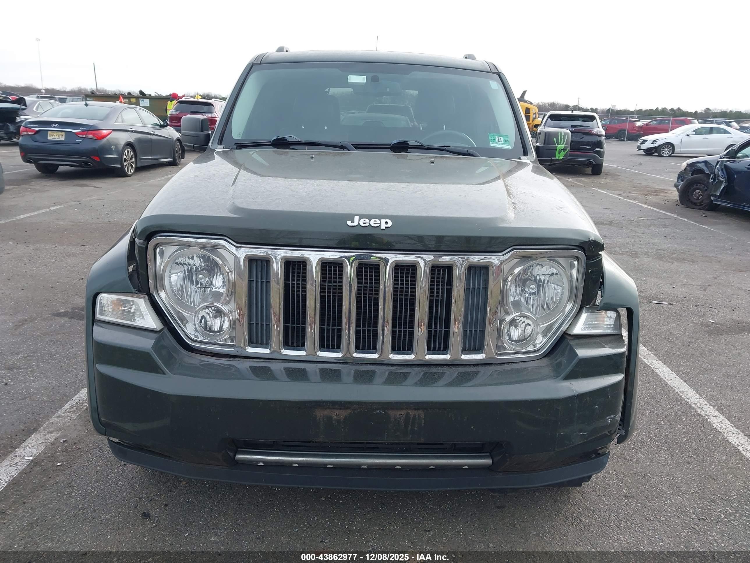 JEEP LIBERTY image 6