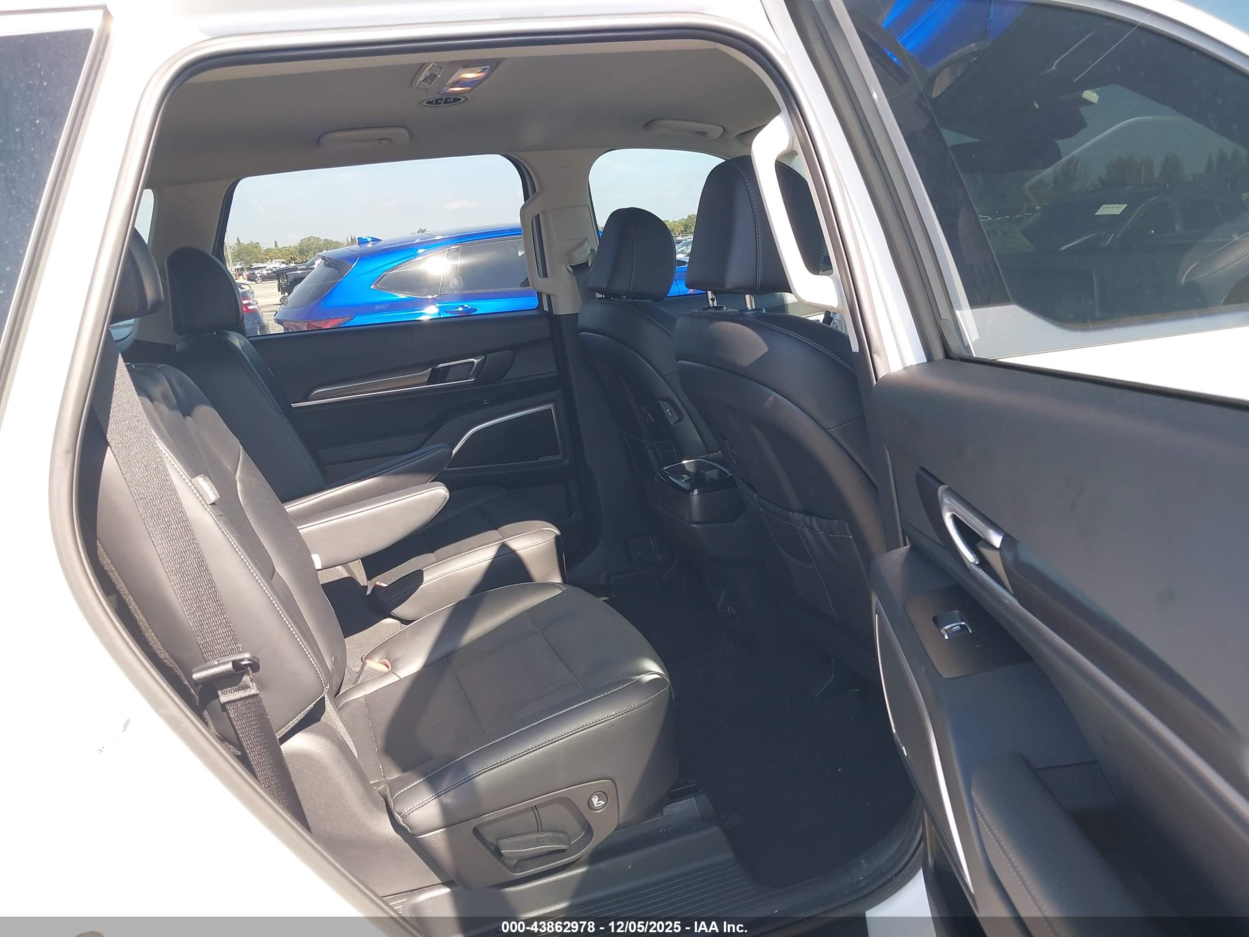 KIA TELLURIDE image 8