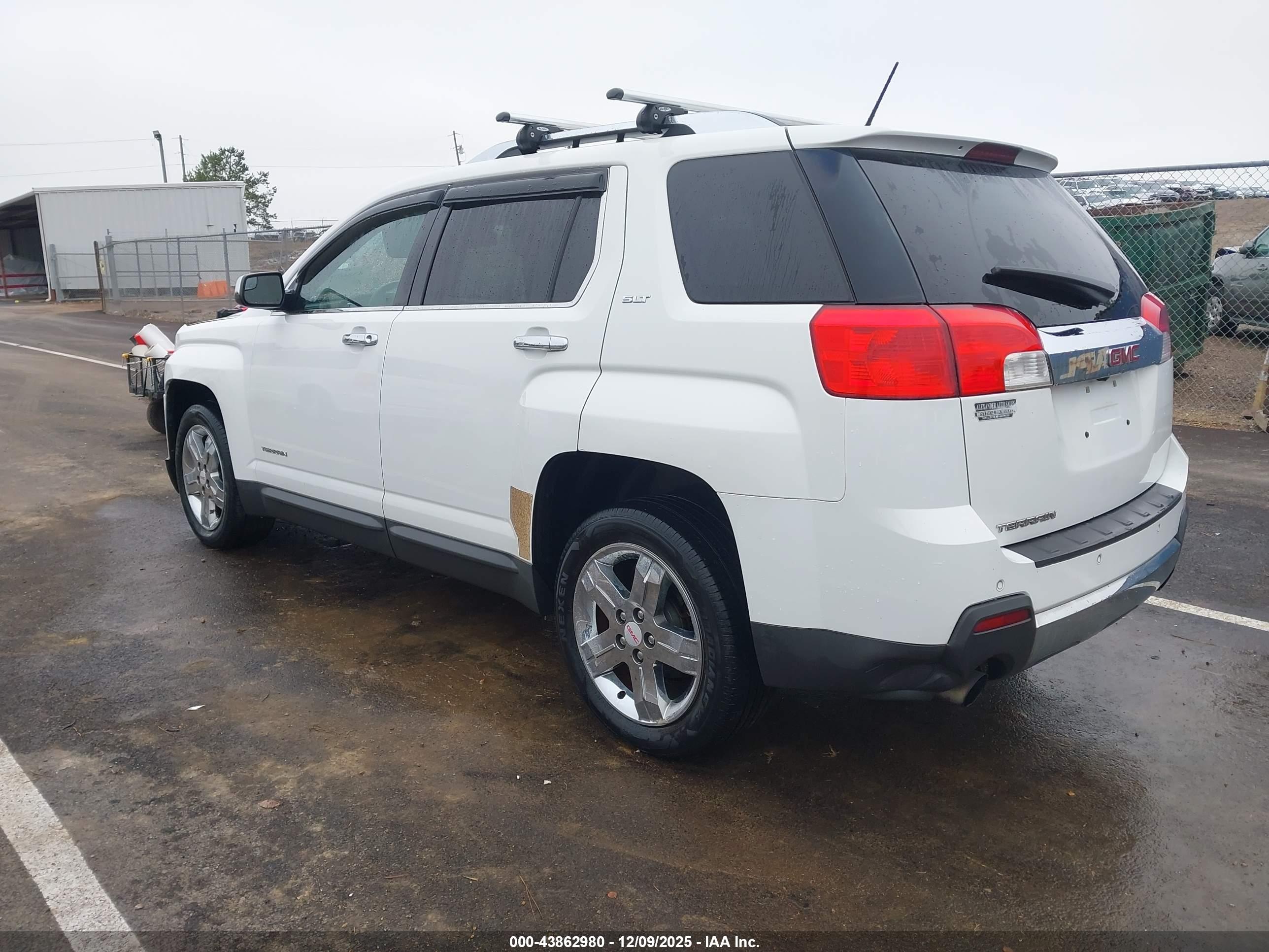GMC TERRAIN image 3