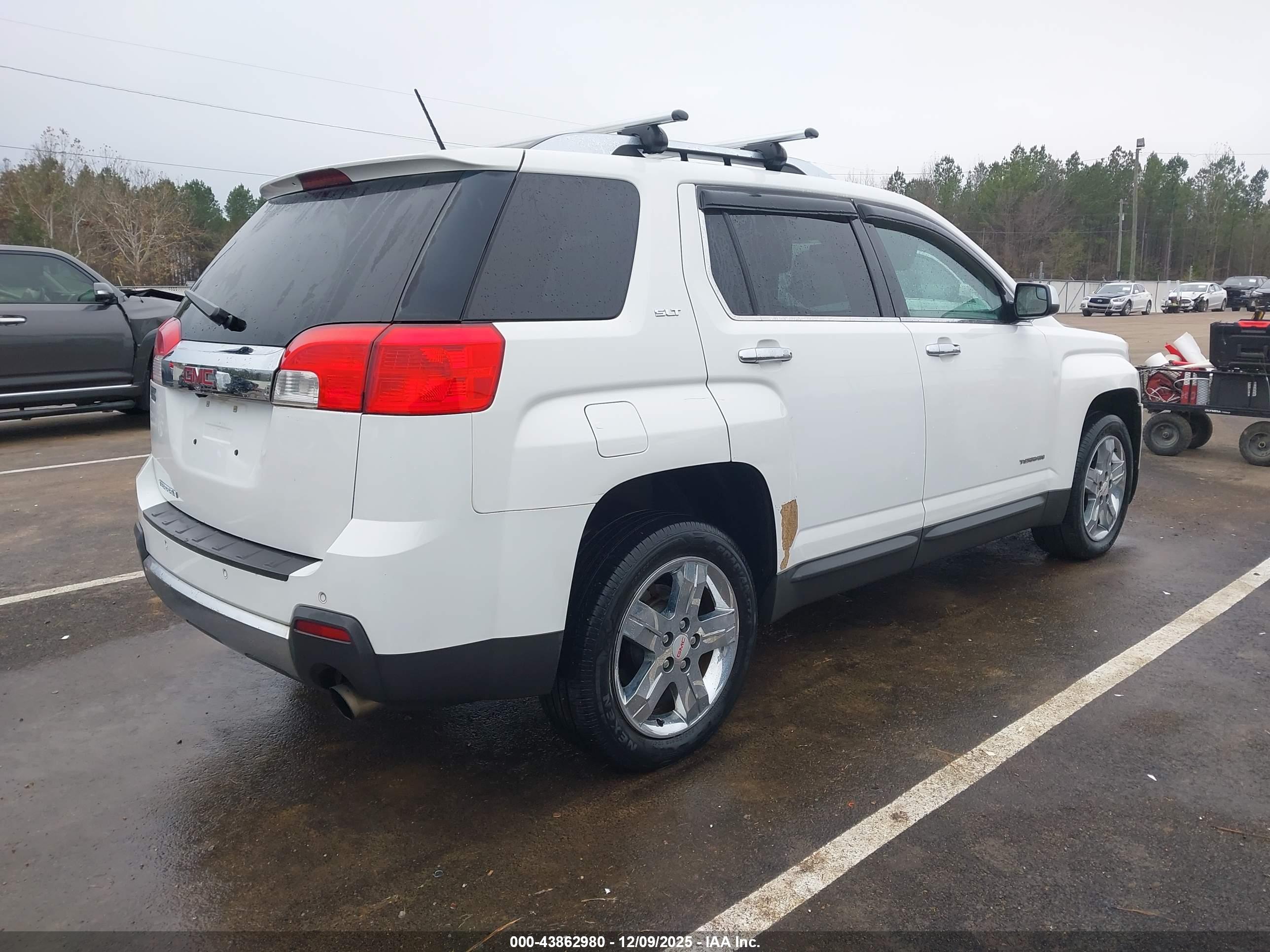 GMC TERRAIN image 4