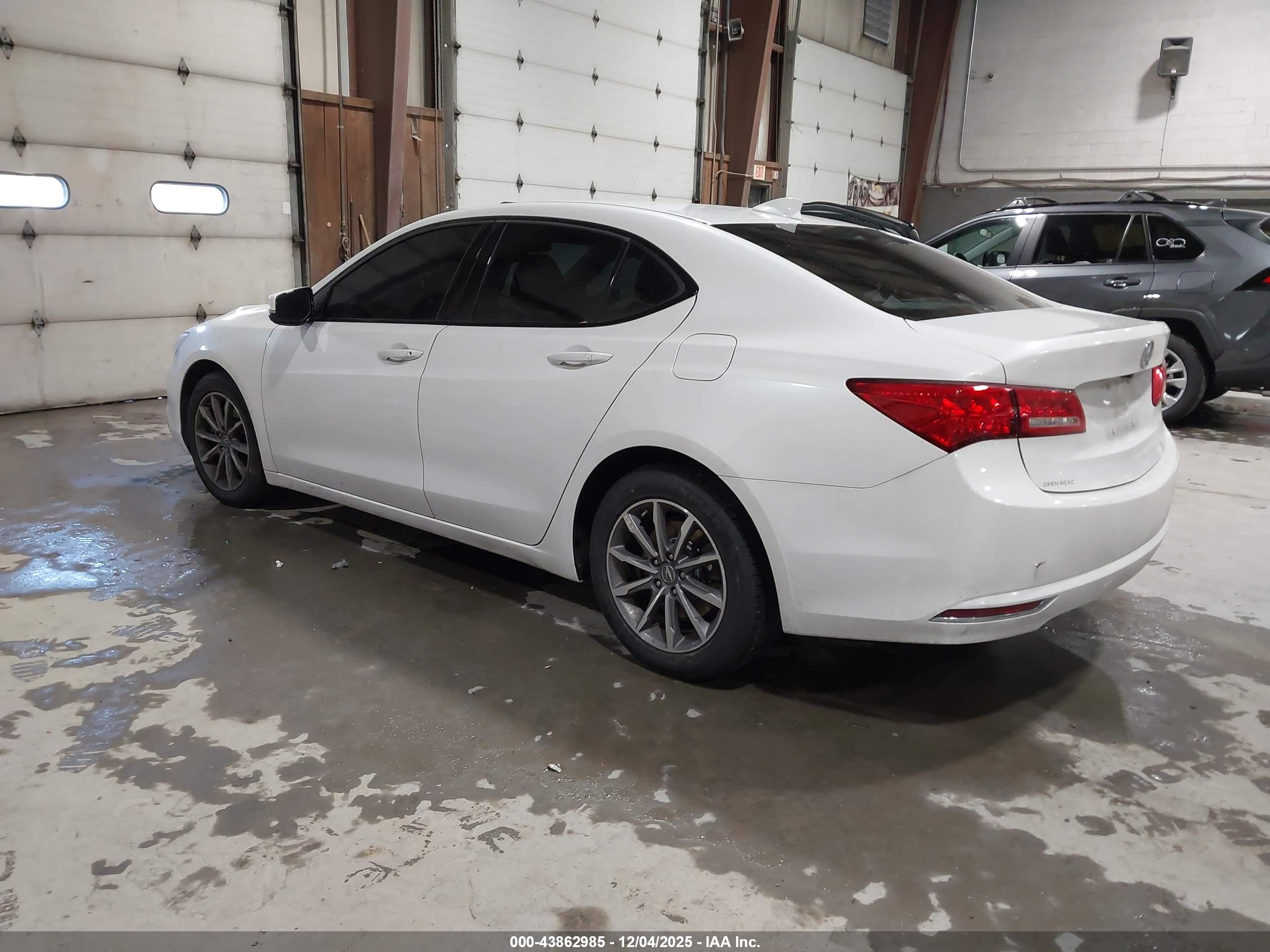 ACURA TLX image 3