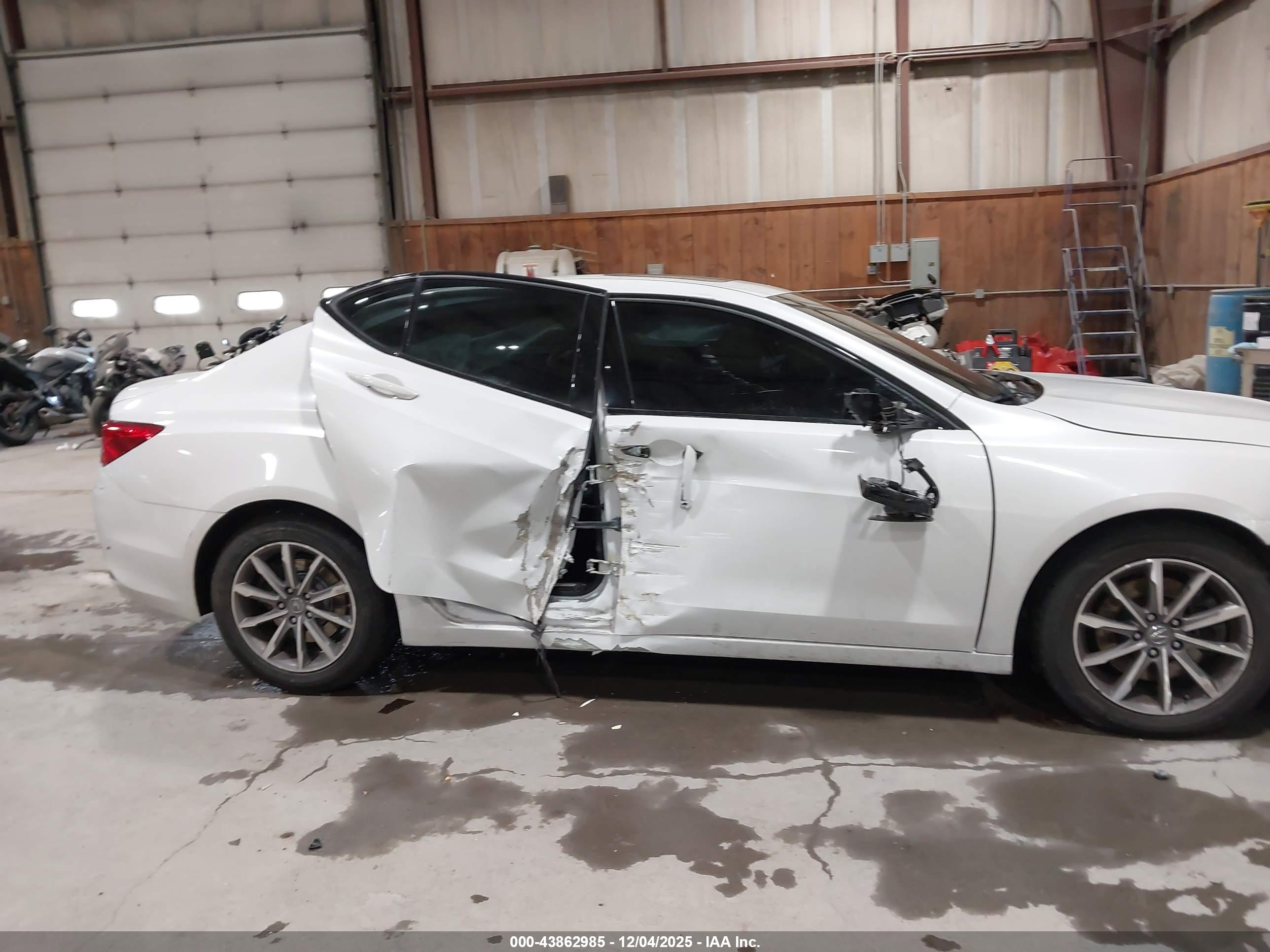 ACURA TLX image 6