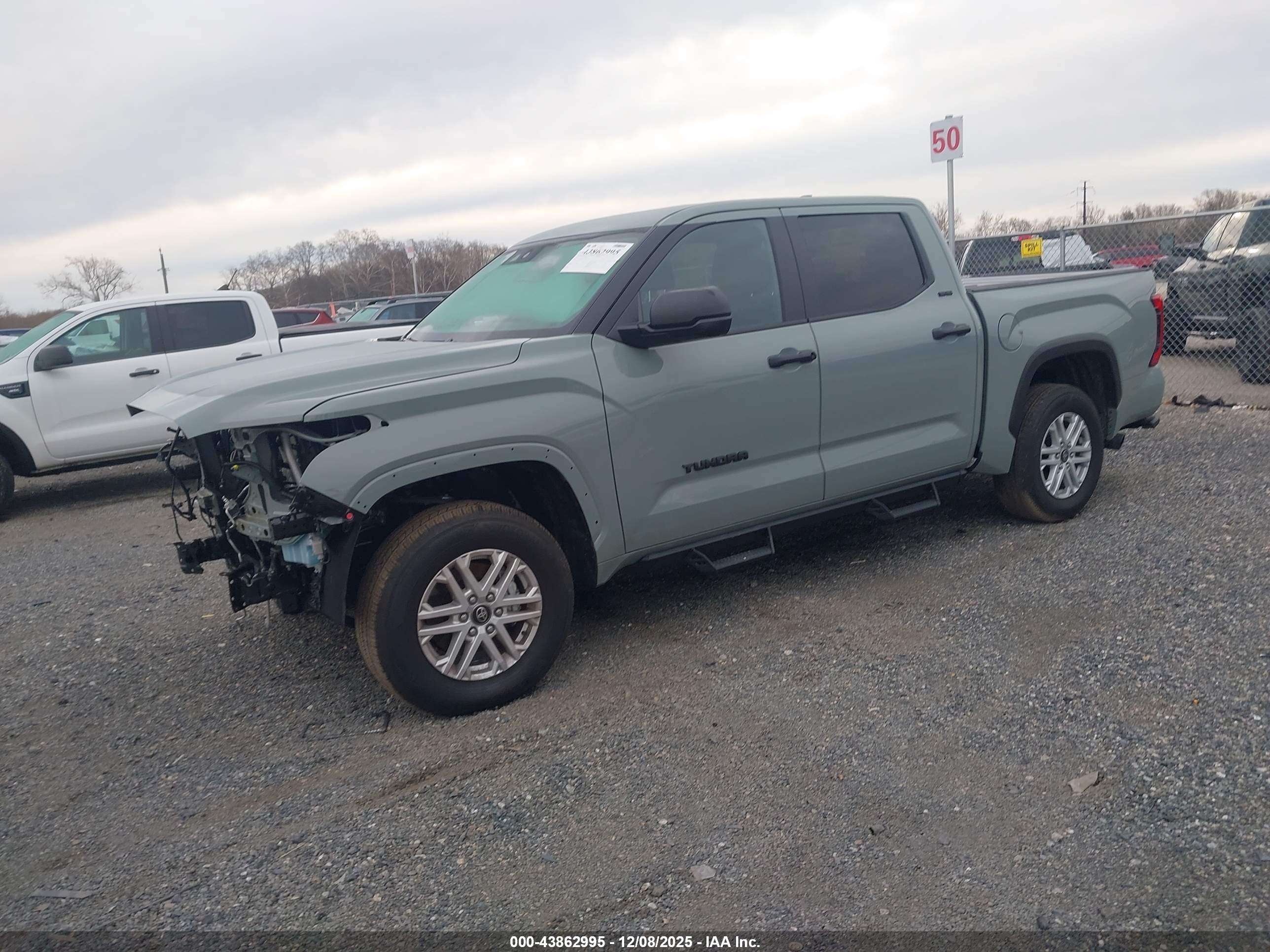 TOYOTA TUNDRA image 2
