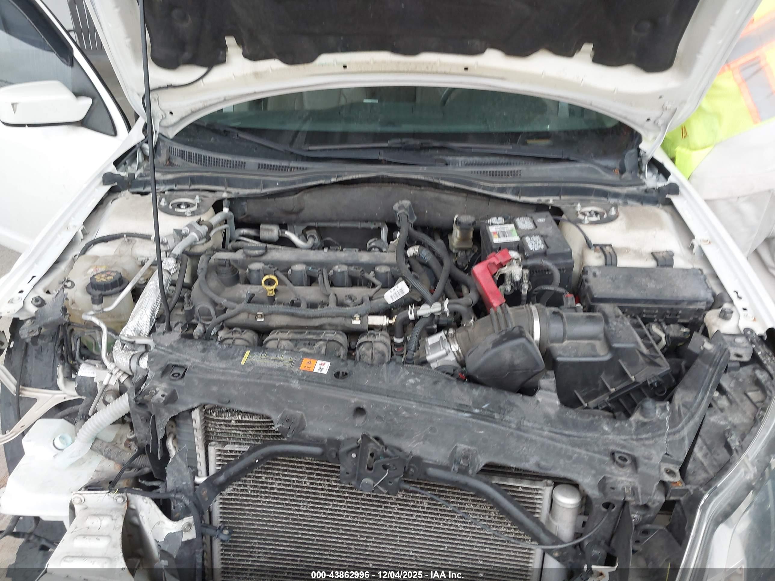 FORD FUSION image 10