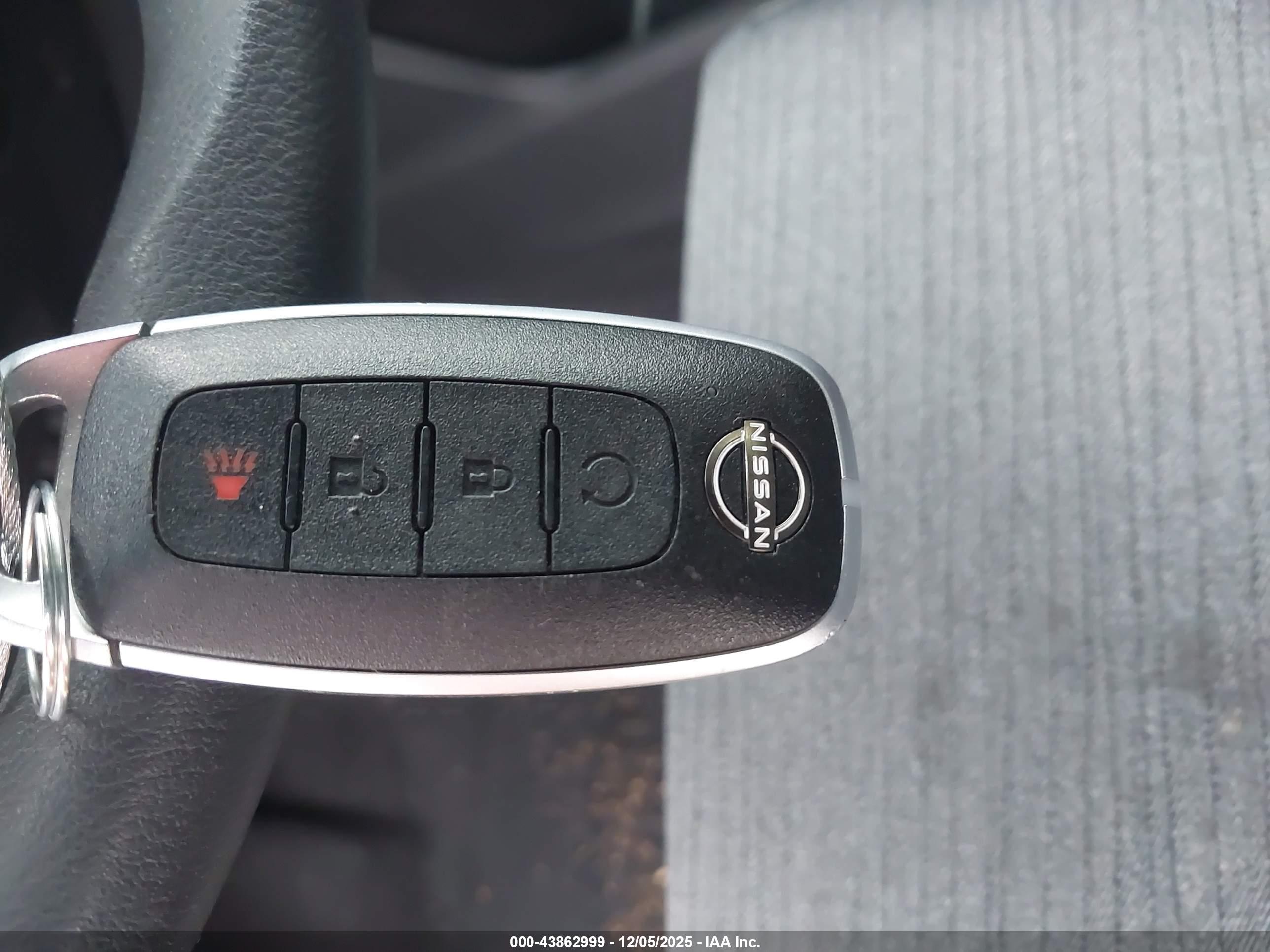 NISSAN ROGUE image 11