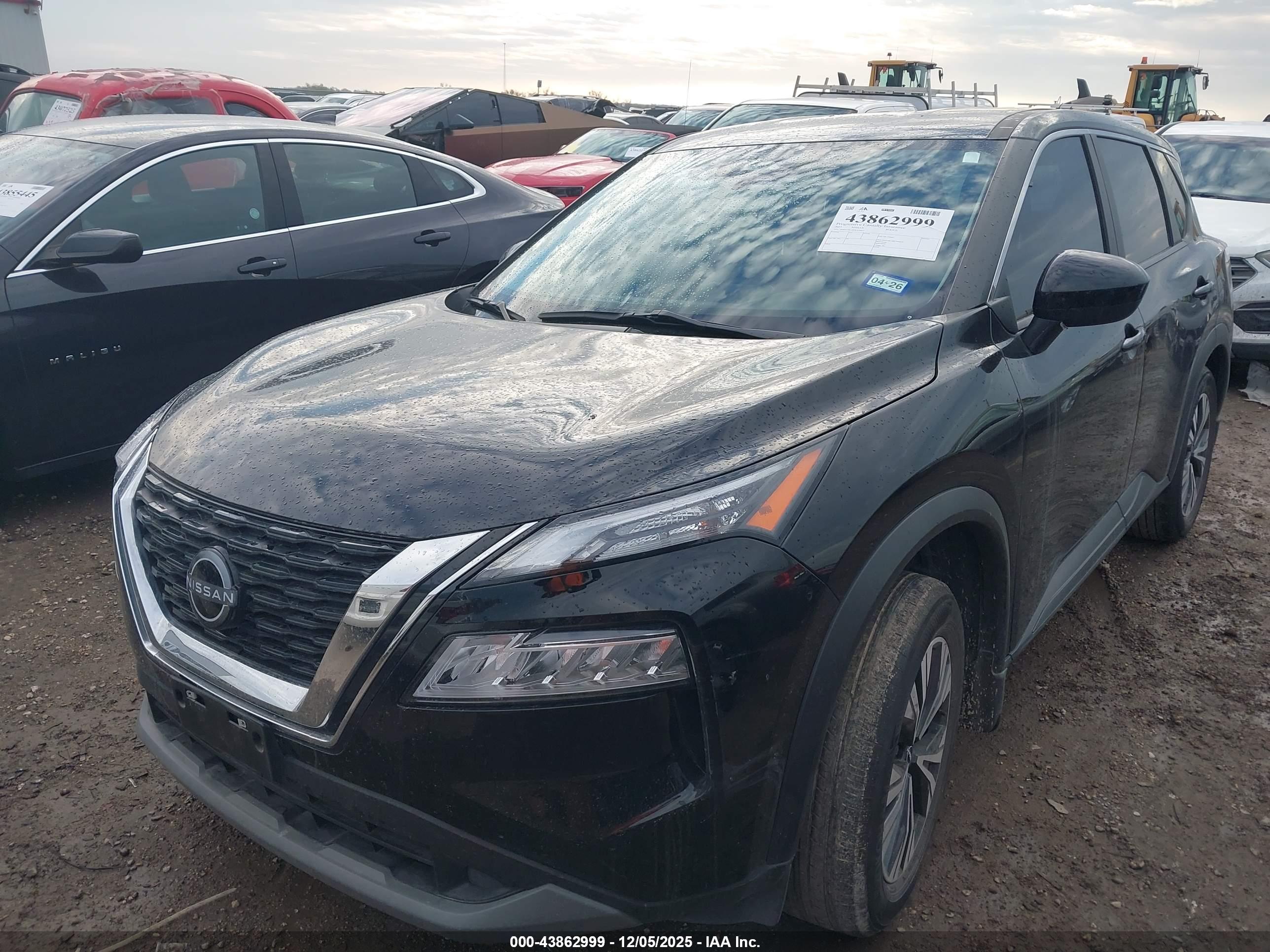 NISSAN ROGUE image 2