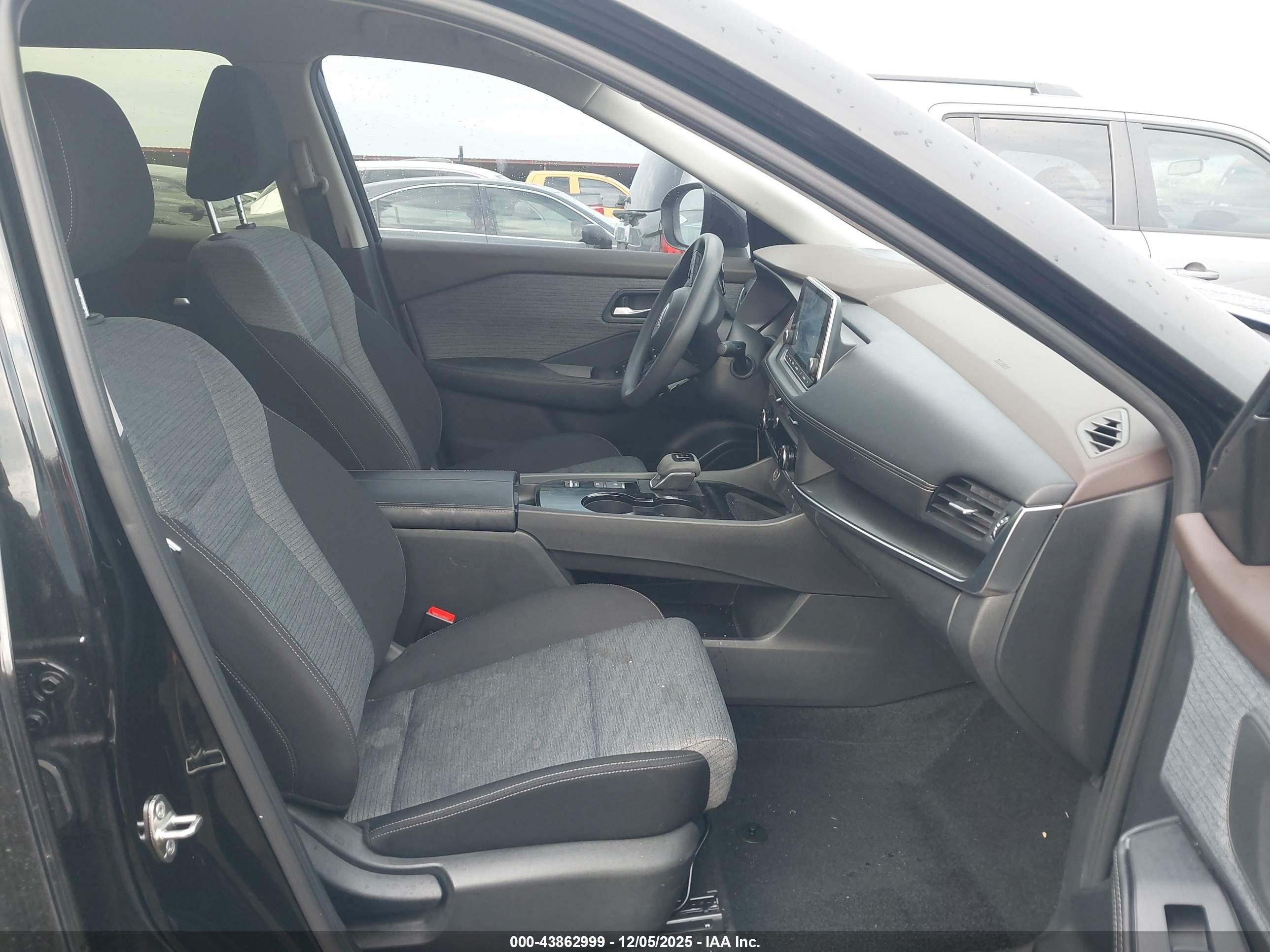 NISSAN ROGUE image 5