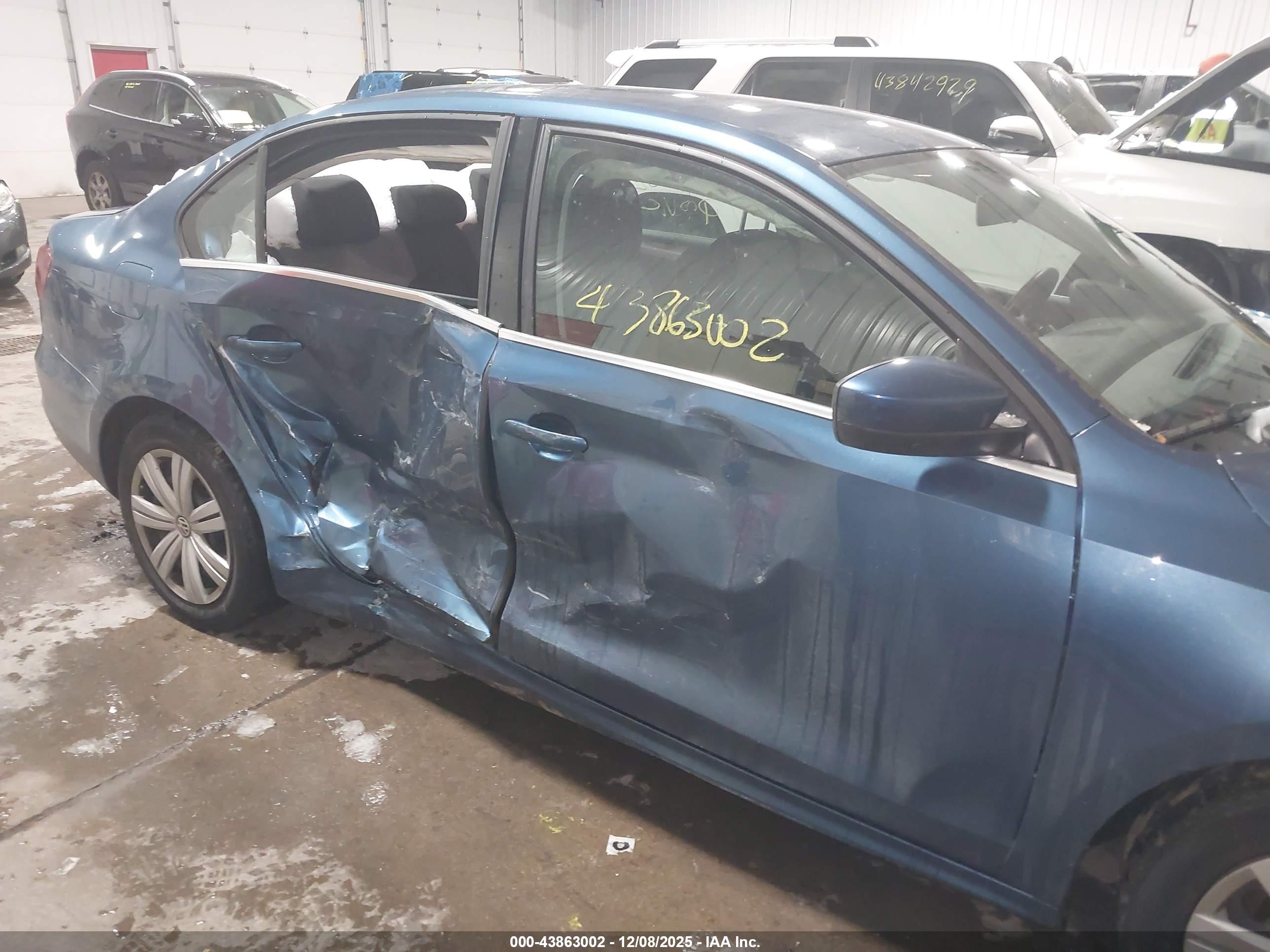 VOLKSWAGEN JETTA image 6