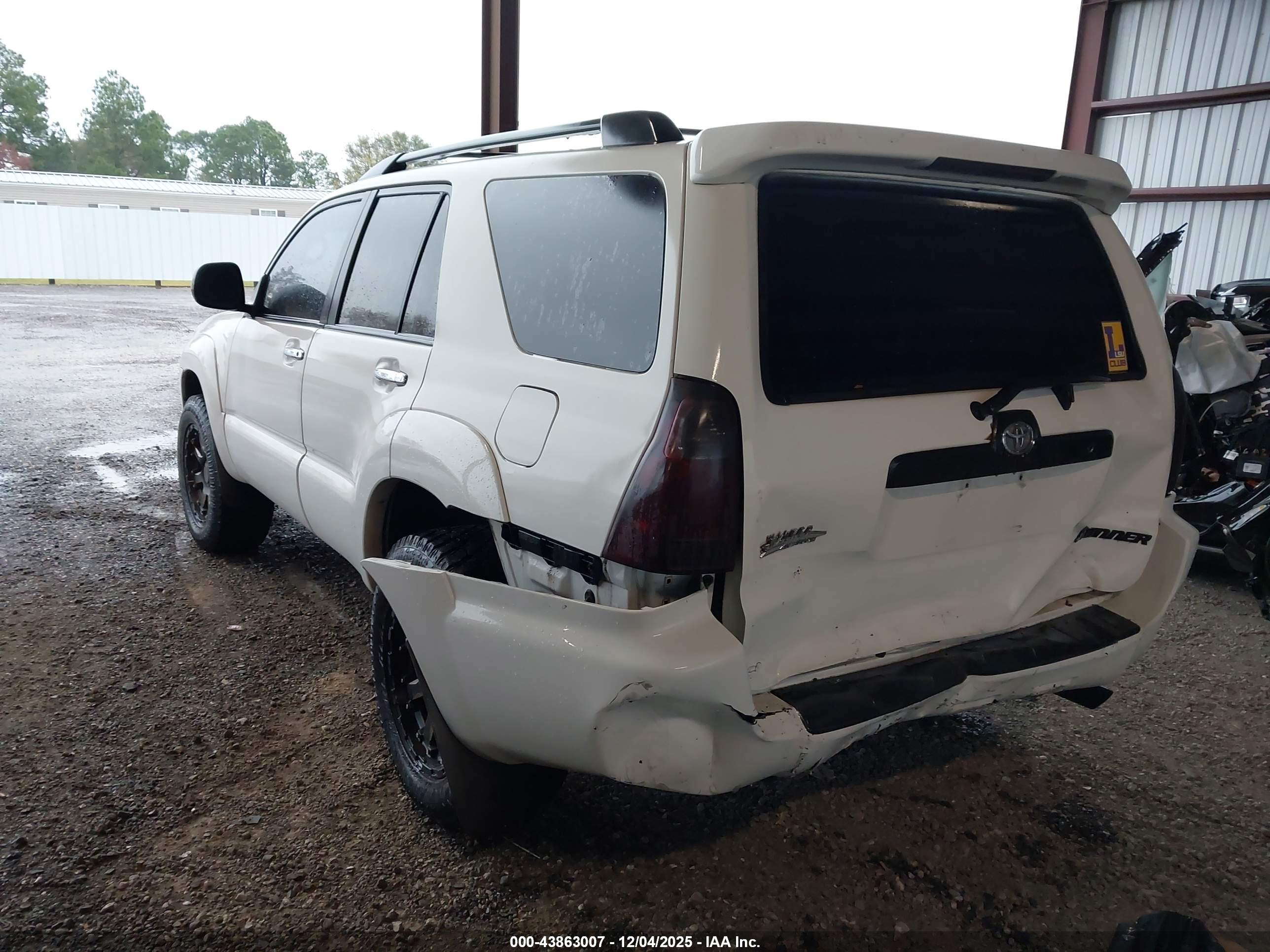 TOYOTA 4RUNNER image 3