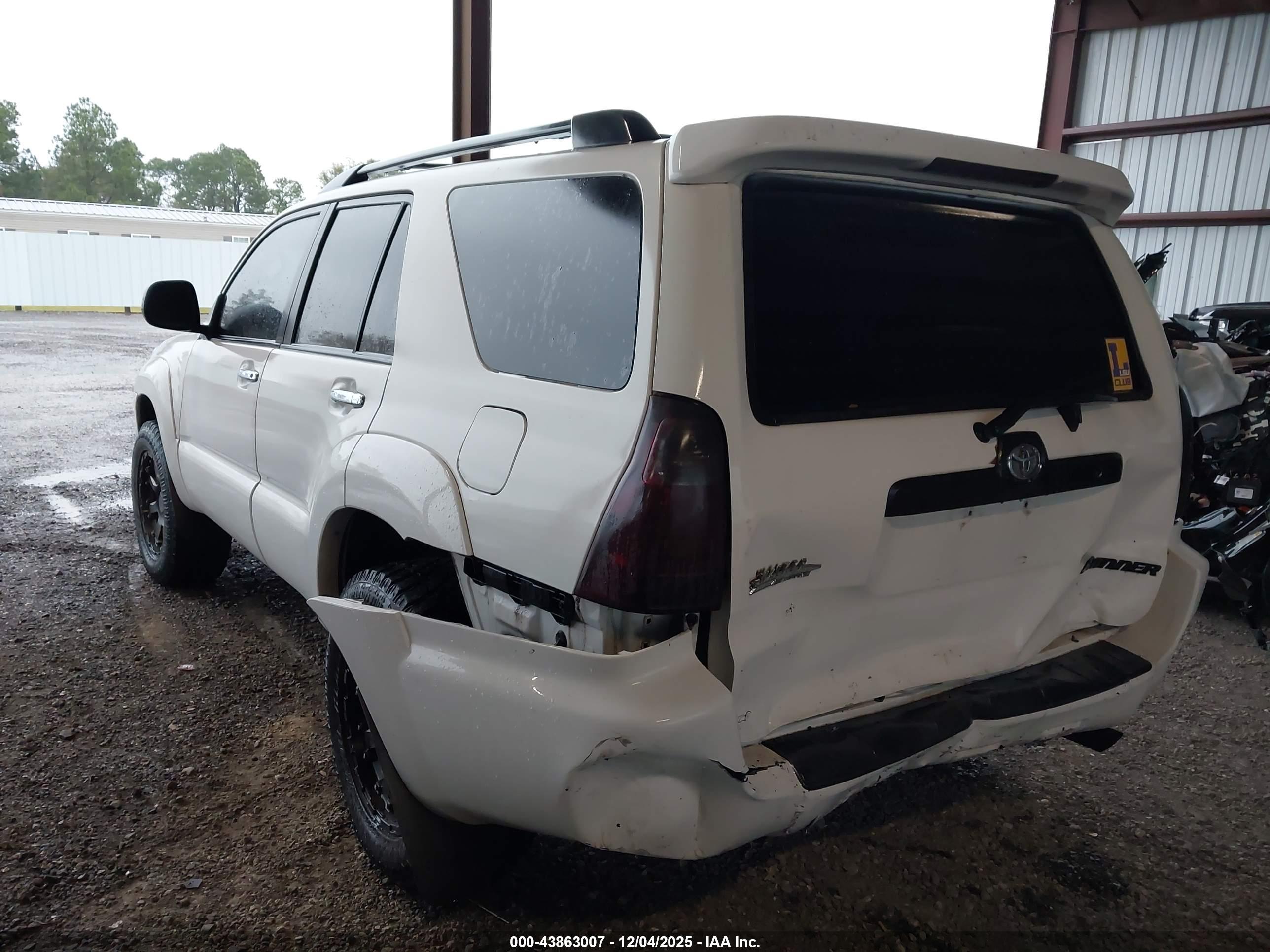 TOYOTA 4RUNNER image 6