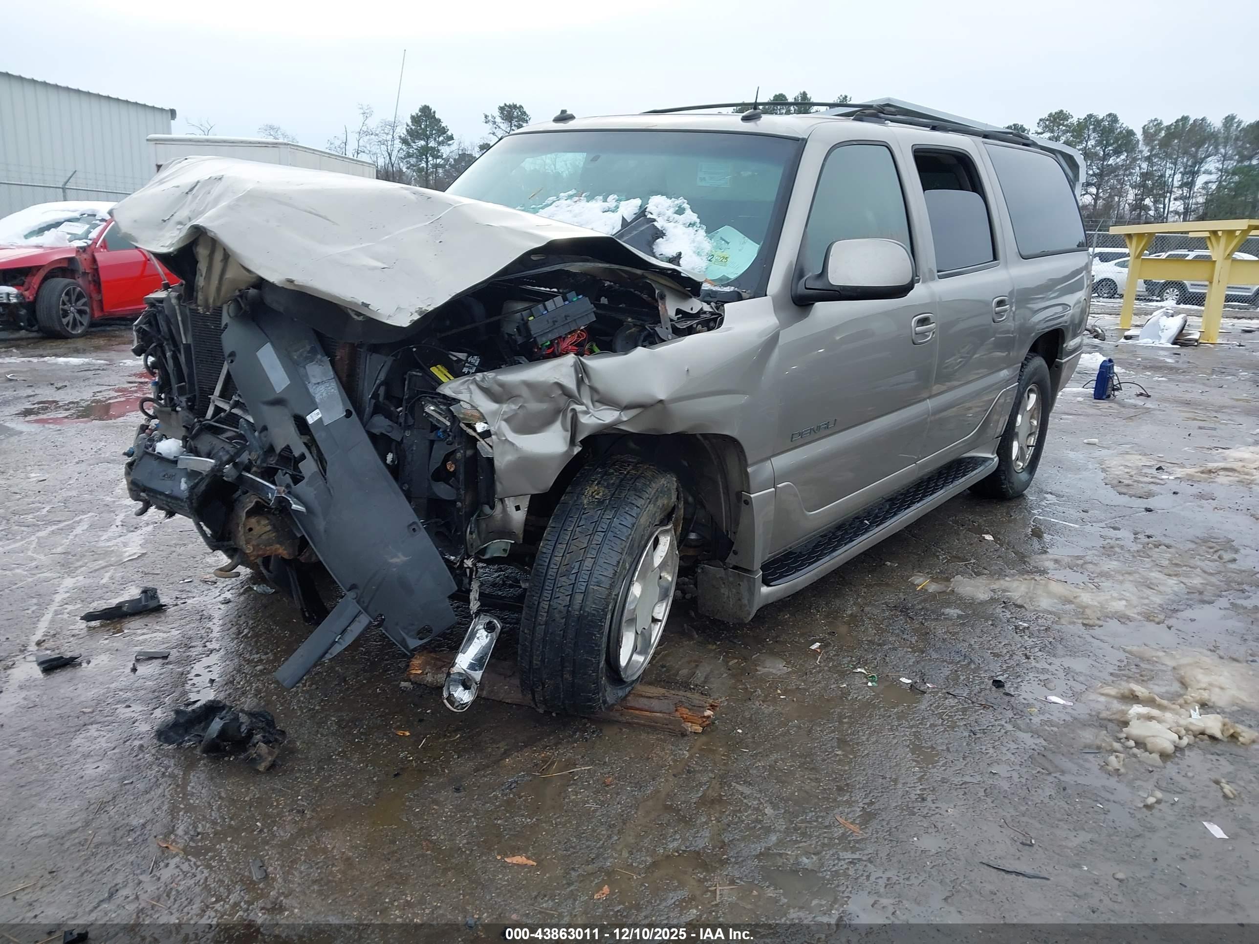 GMC YUKON image 2