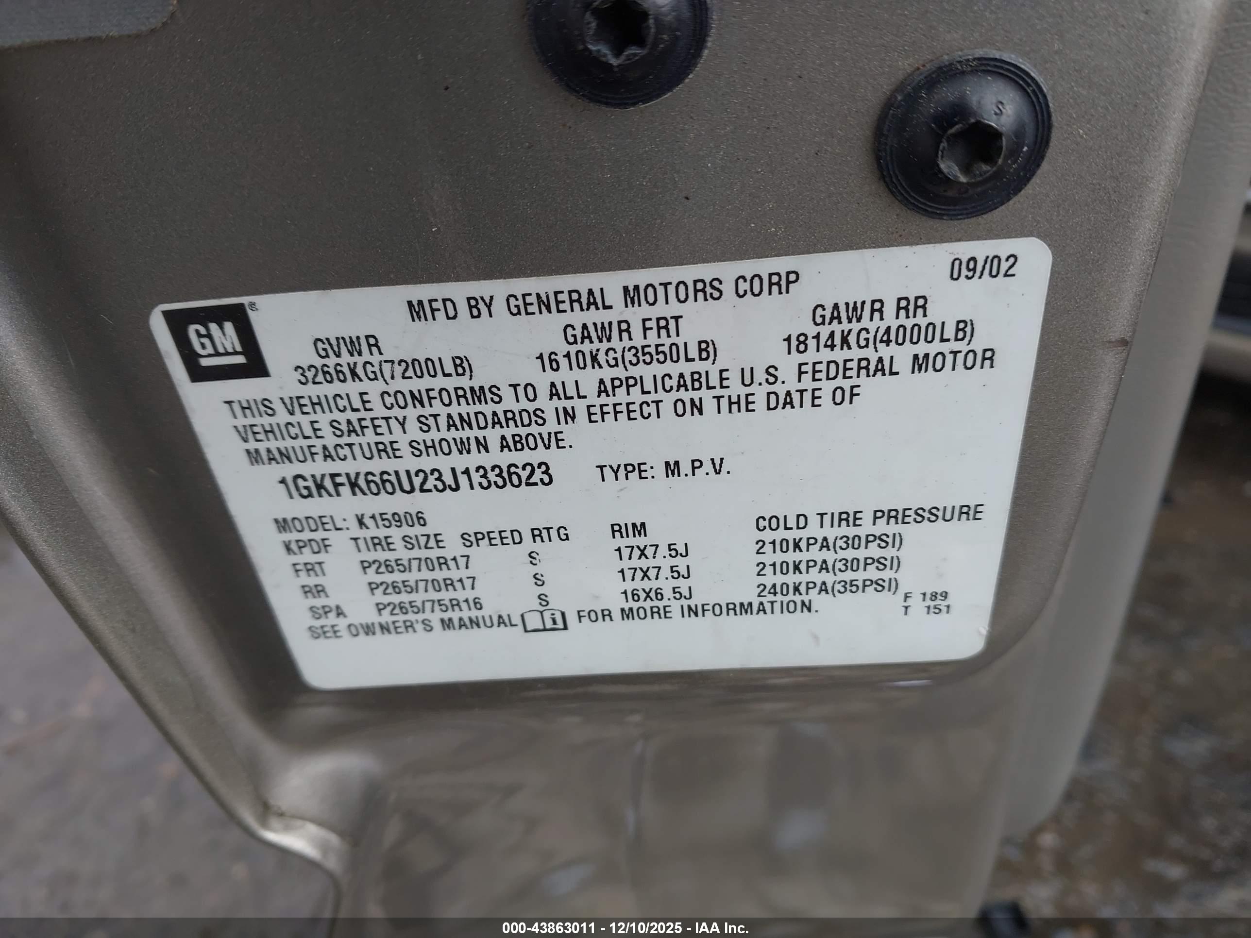 GMC YUKON image 9