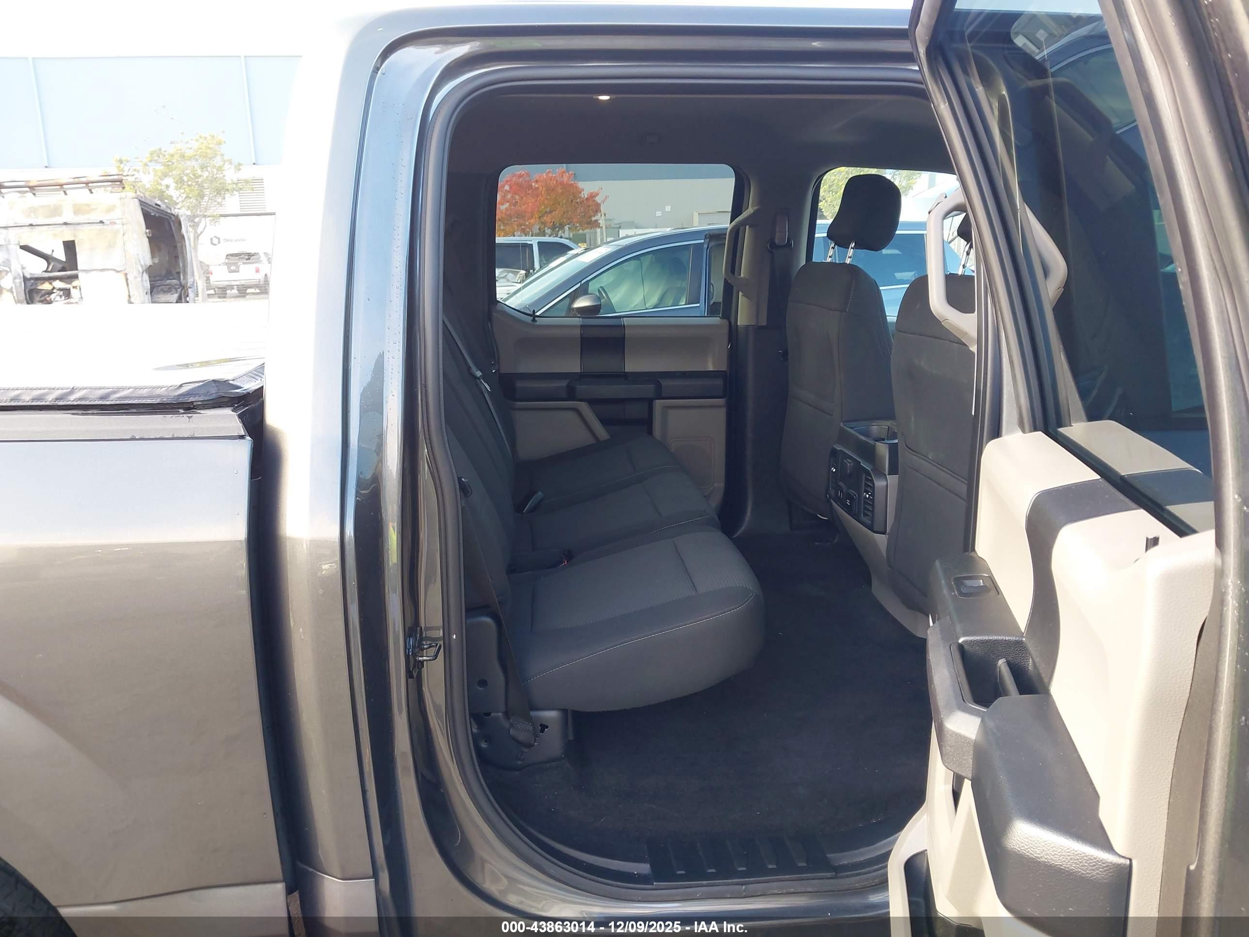 FORD F-150 image 8