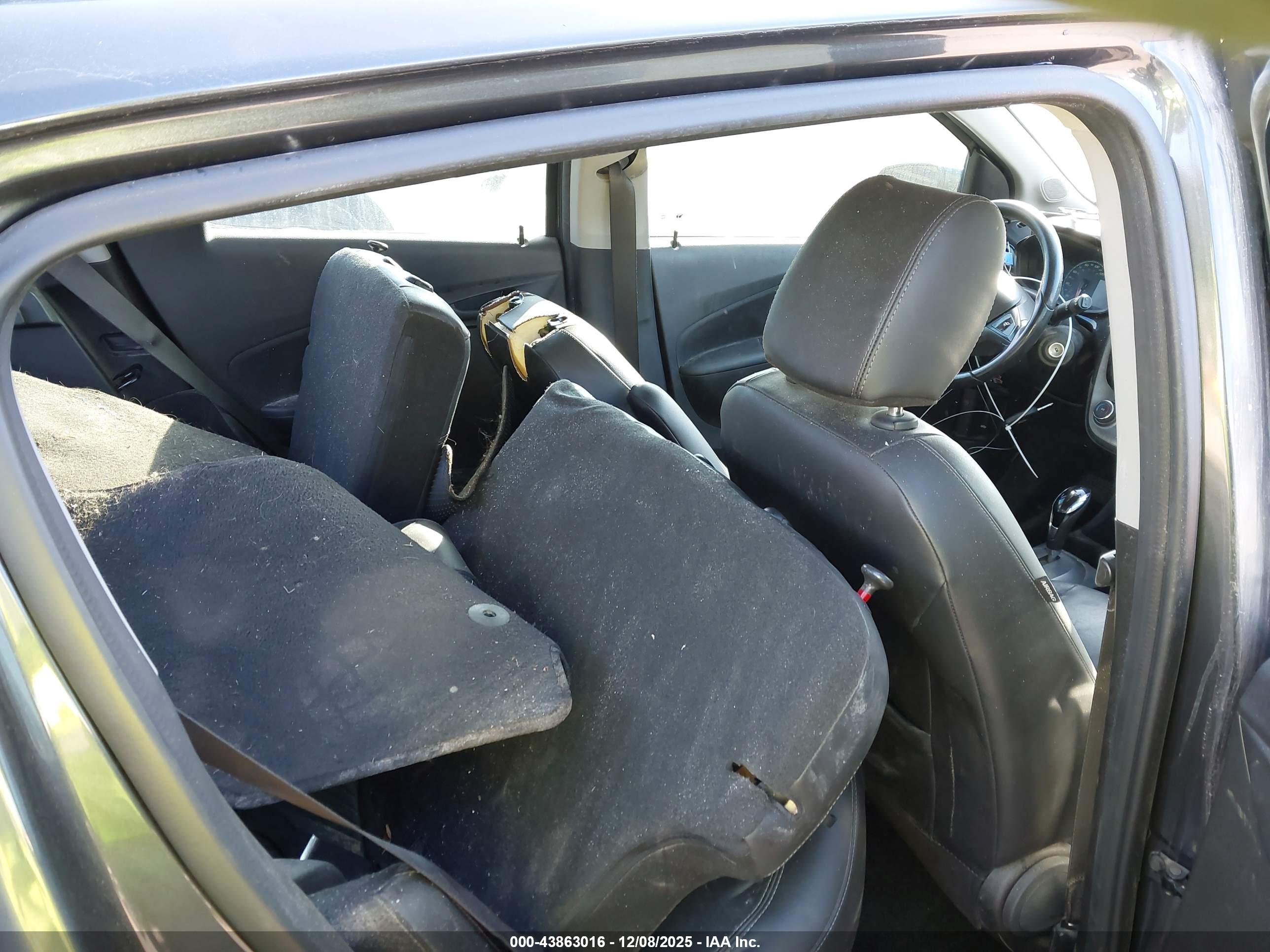 CHEVROLET SPARK image 8