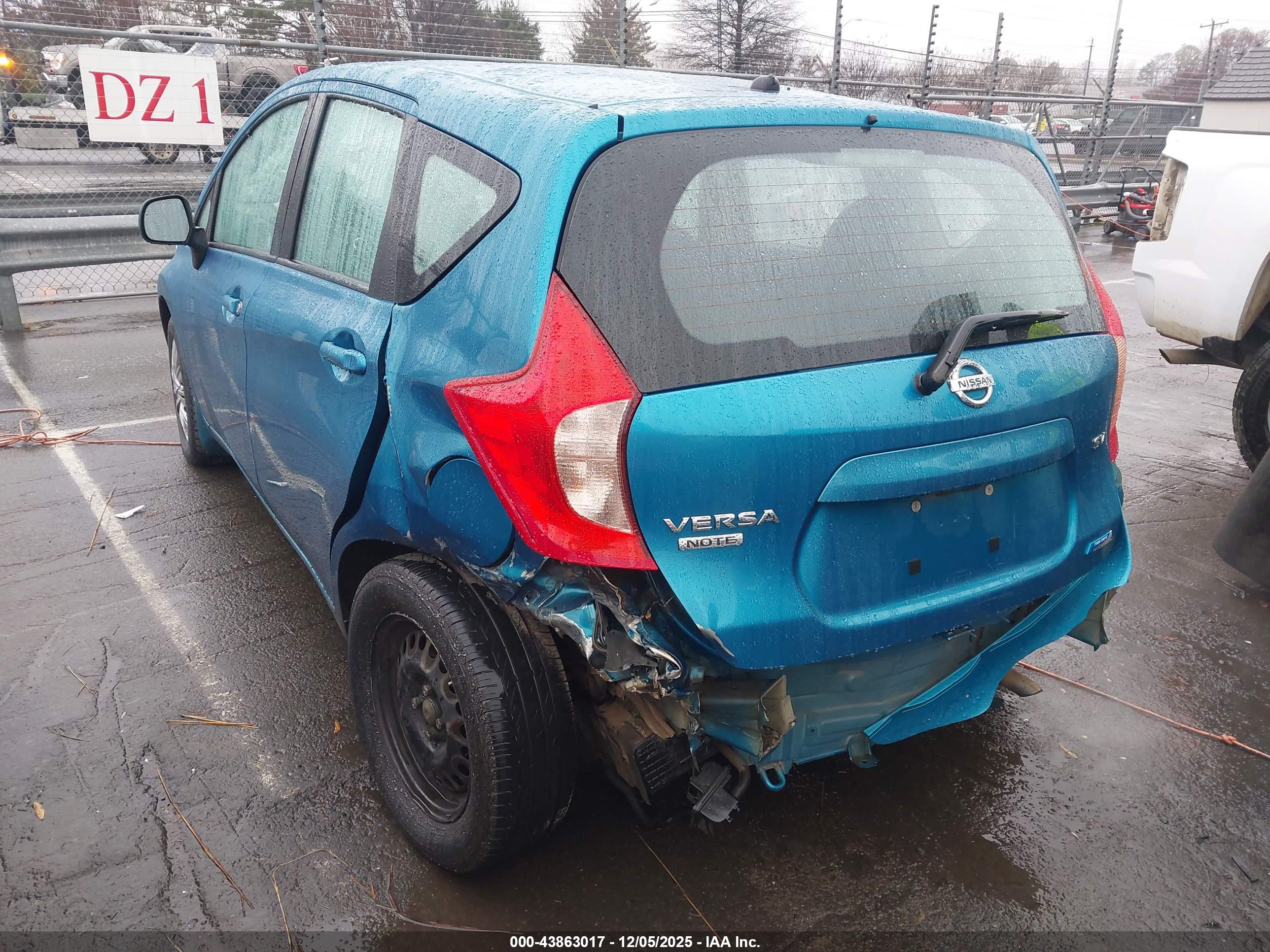 NISSAN VERSA image 3