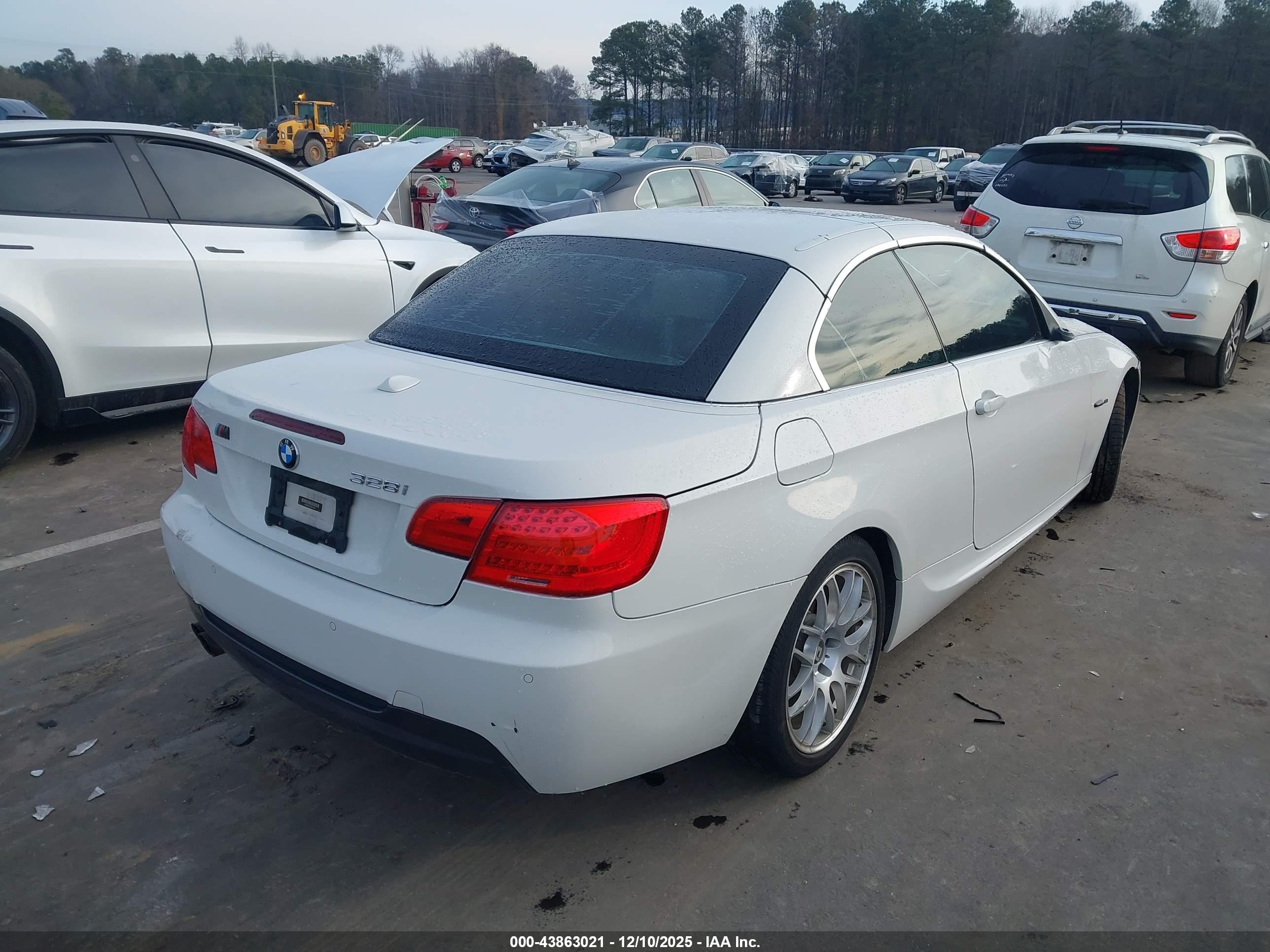 BMW 328I image 4