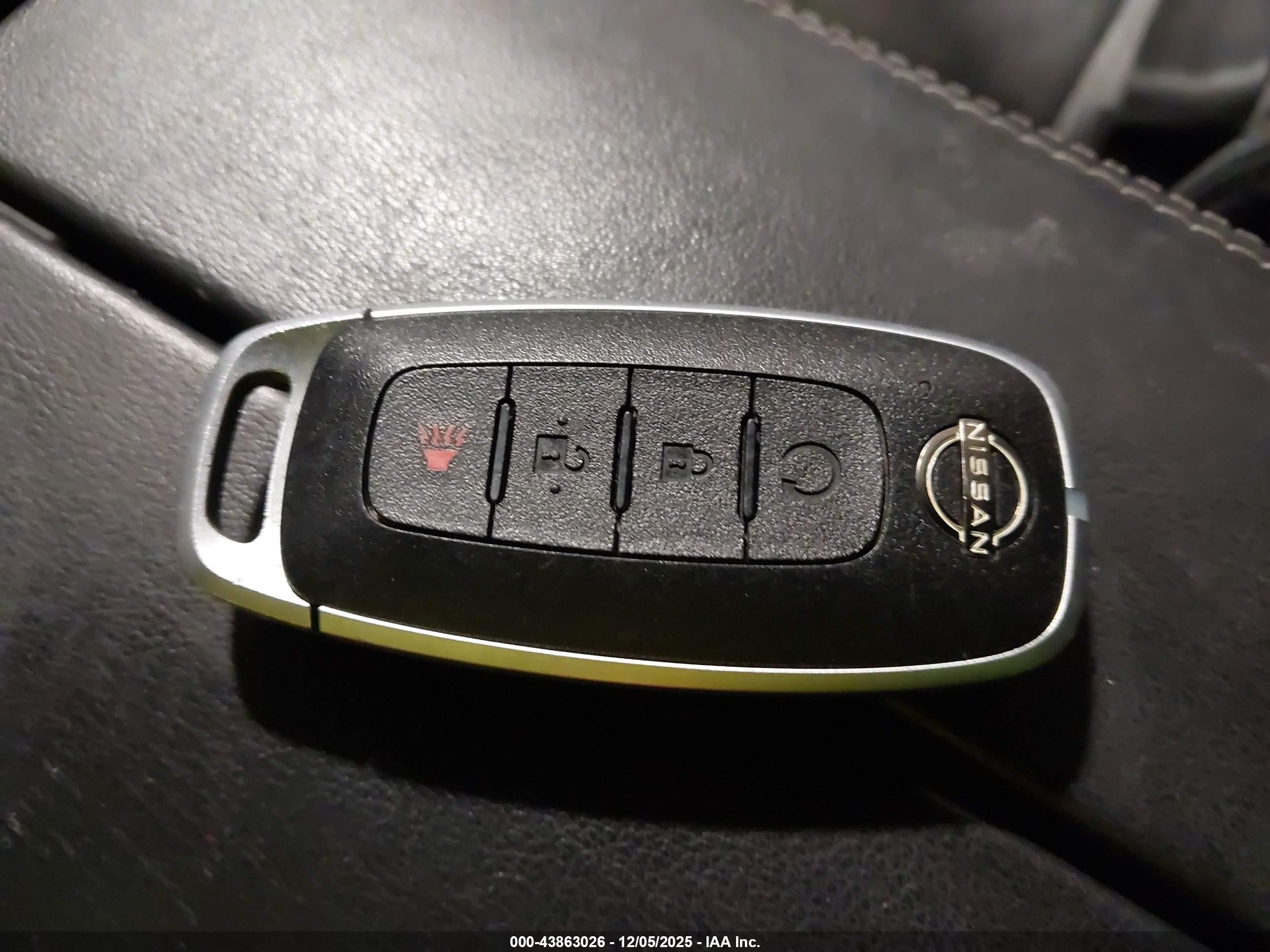 NISSAN ROGUE image 11