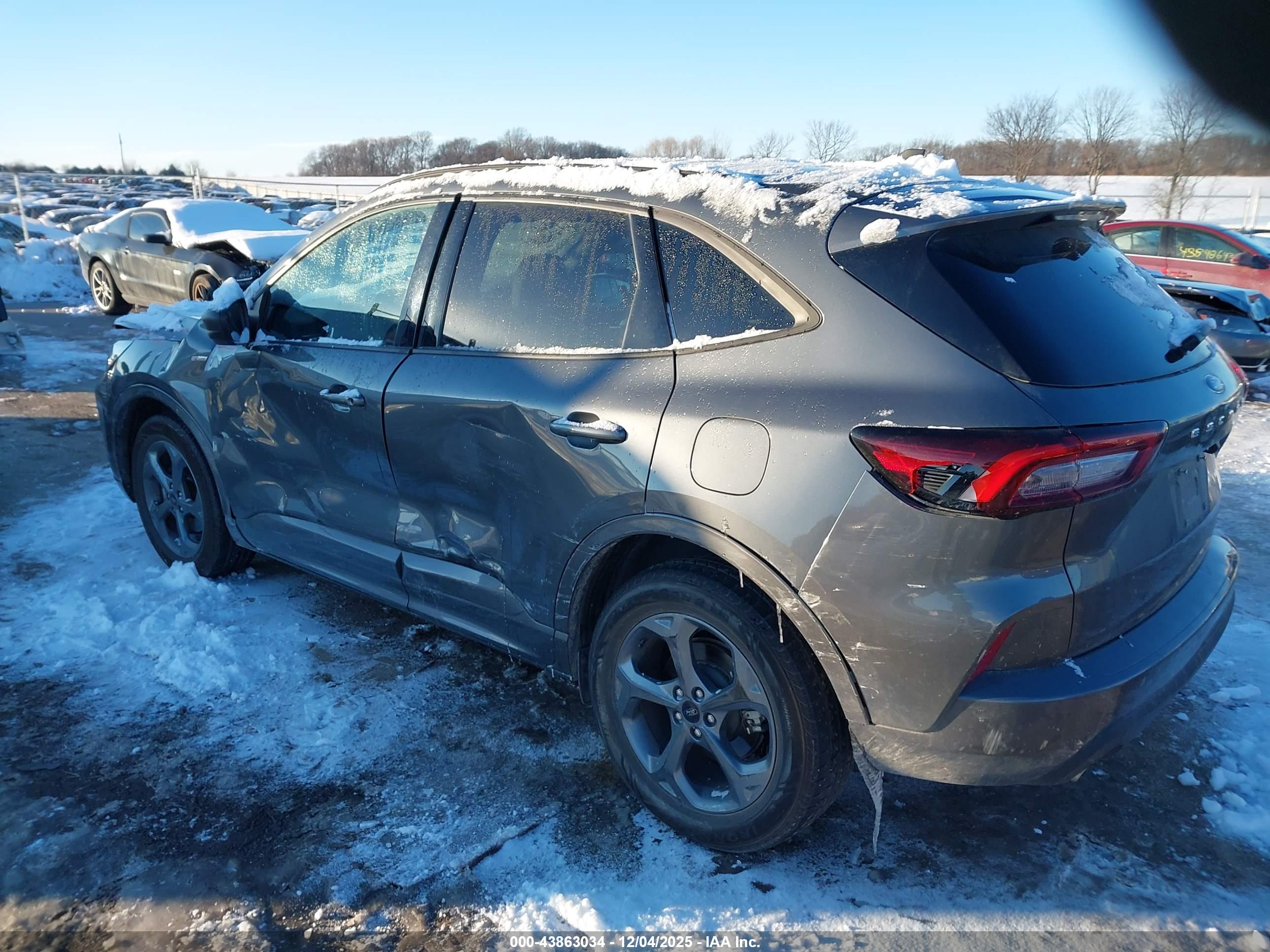 FORD ESCAPE image 3