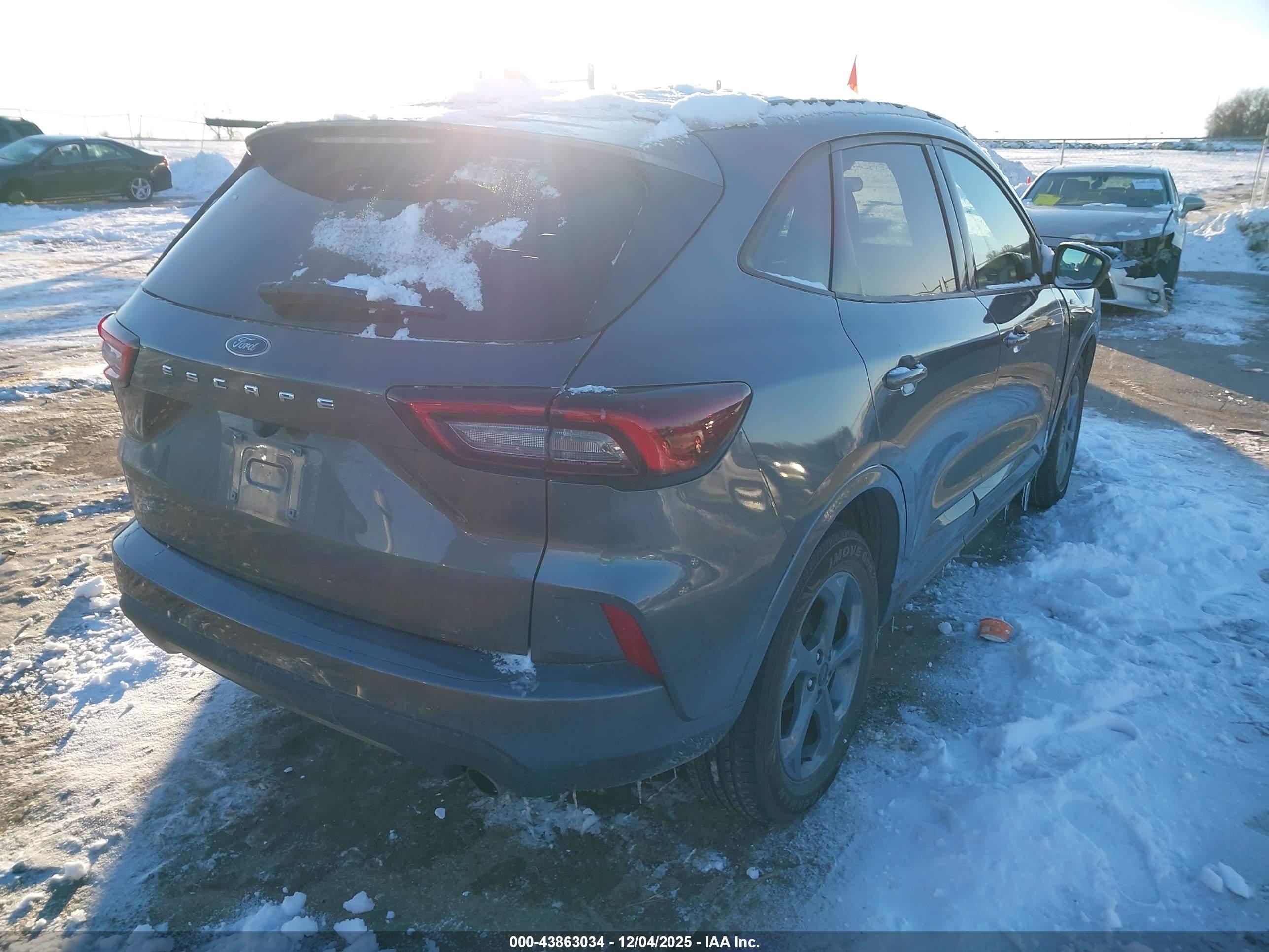 FORD ESCAPE image 4